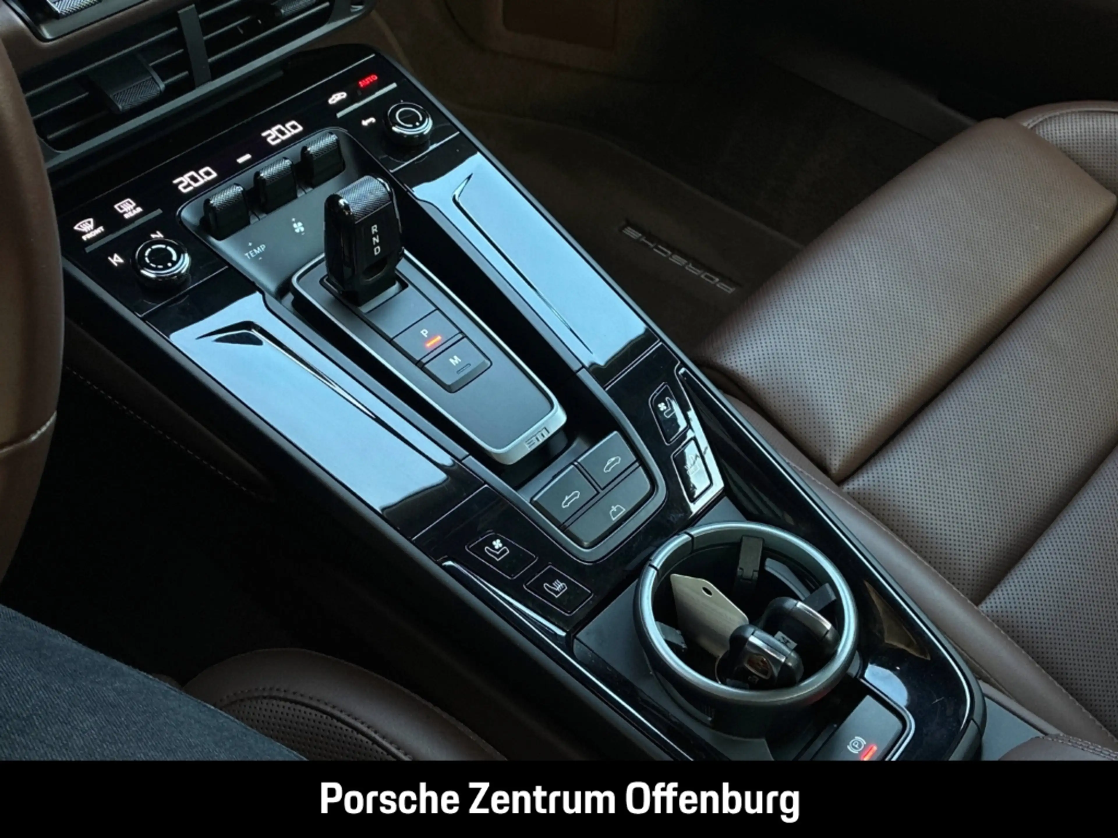 Porsche 992 -2 (911) Carrera Cabrio Inno S.Design Mmry Bose Na — photo 15
