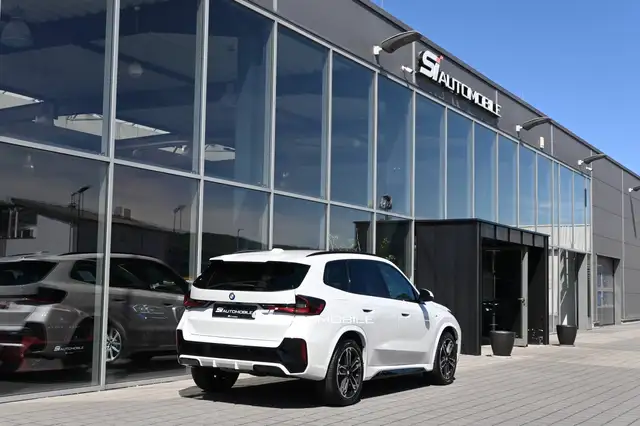 BMW X1 view 5