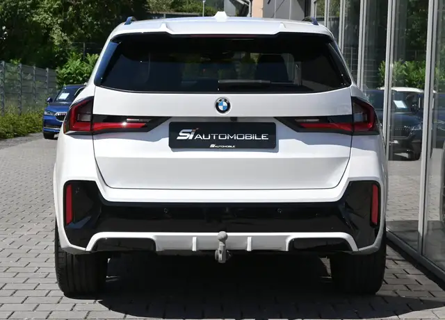 BMW X1 view 4