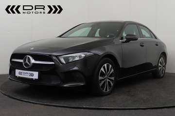 LIMOUSINE - BUSINESS - NAVI - PARKEERSENSOREN
