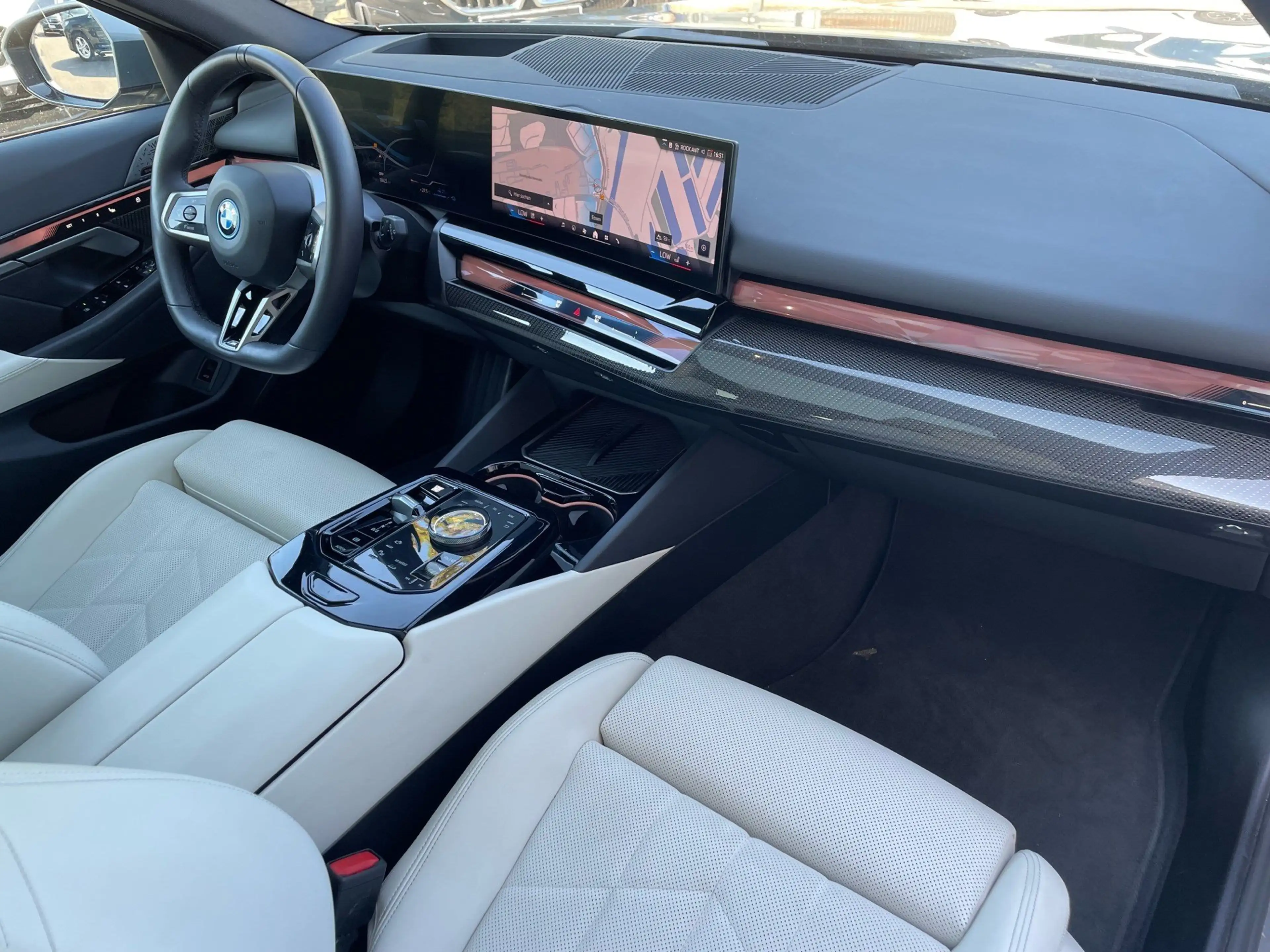 BMW 550 e xDrive Tour M Sport Pro || AHK ACC 360 Pano Stan — photo 5