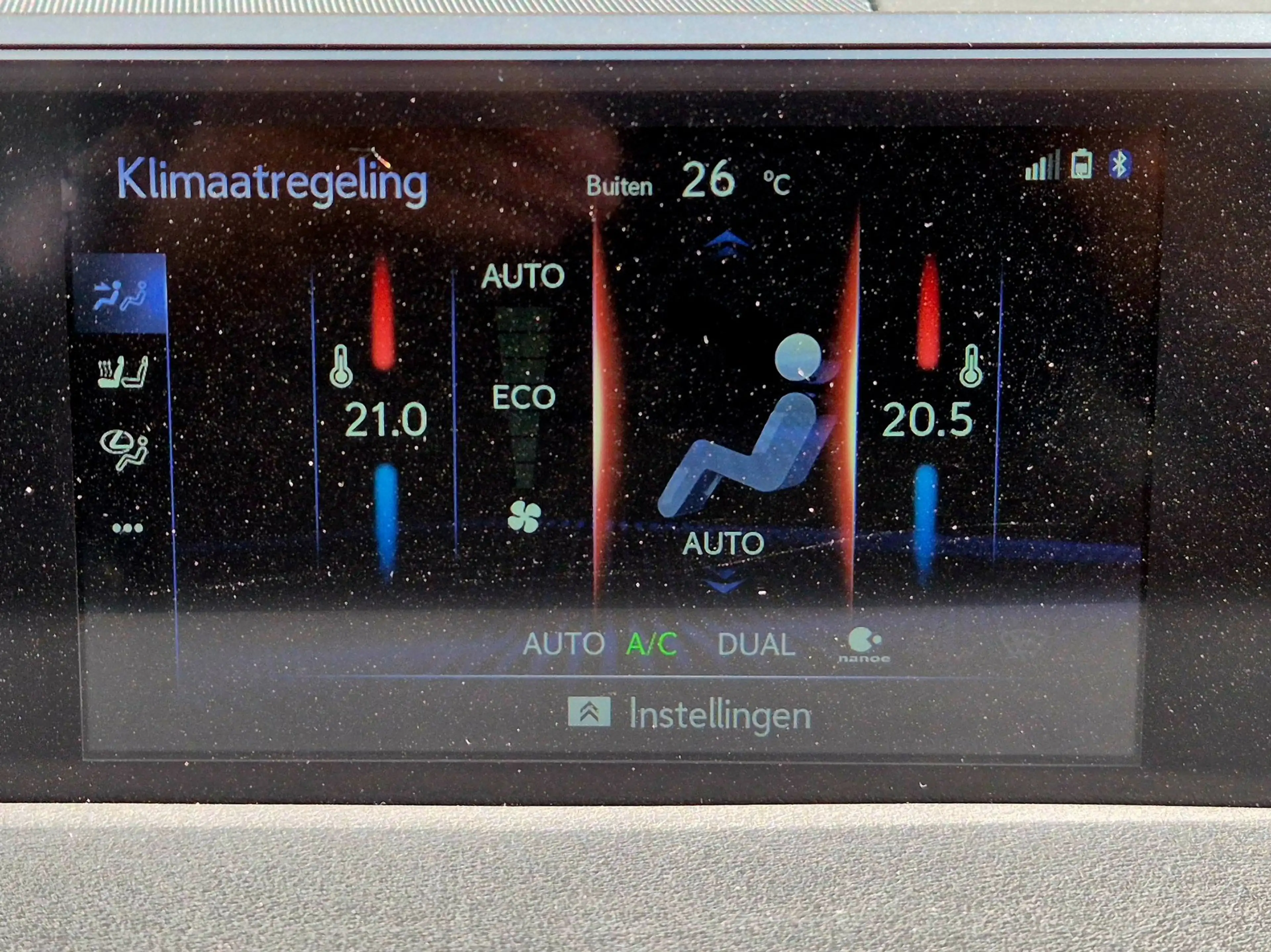 Lexus UX 250h Luxury Line + OH historie|Trekhaak|LED|Keyless|Led — photo 35