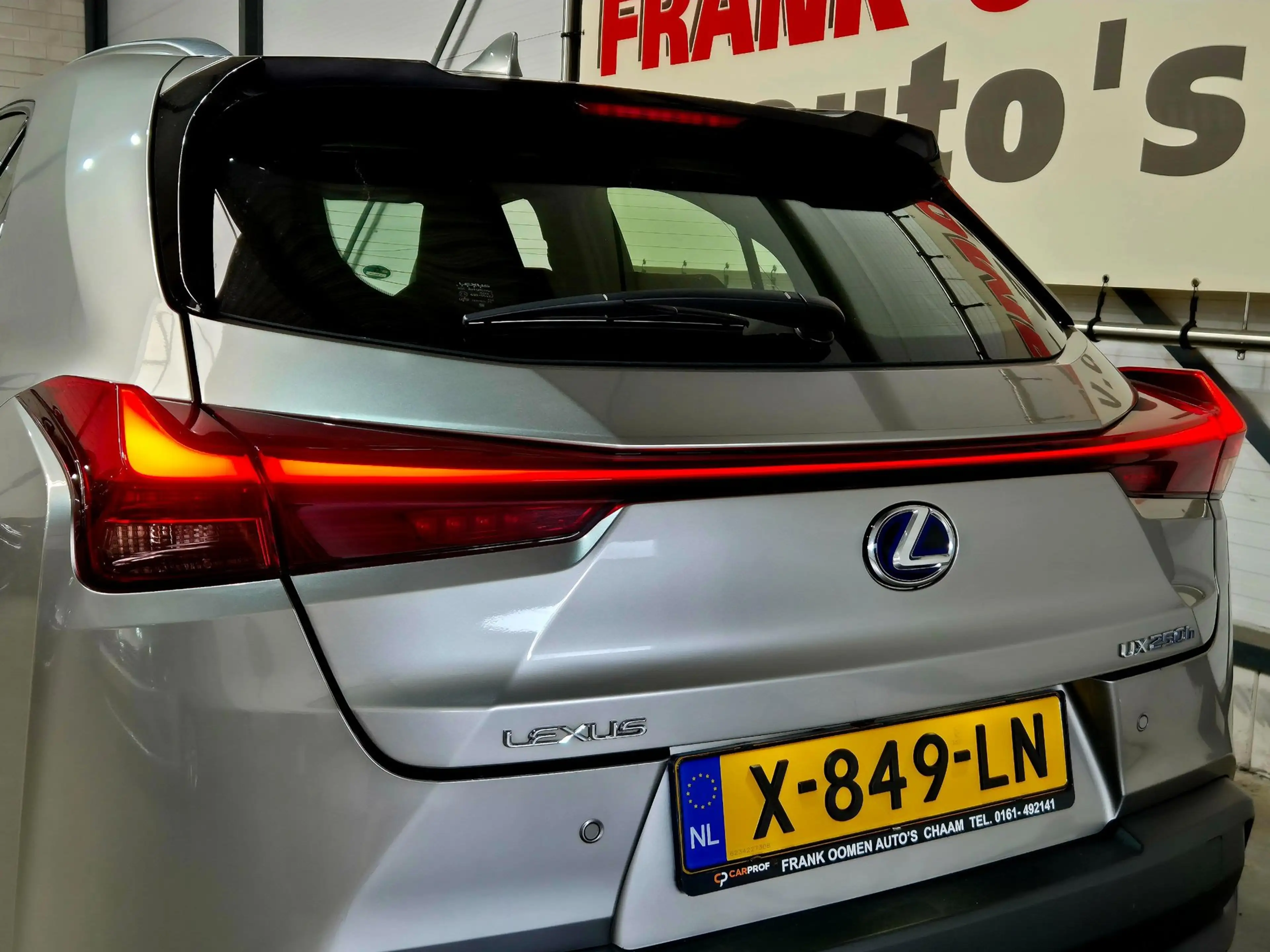 Lexus UX 250h Luxury Line + OH historie|Trekhaak|LED|Keyless|Led — photo 16
