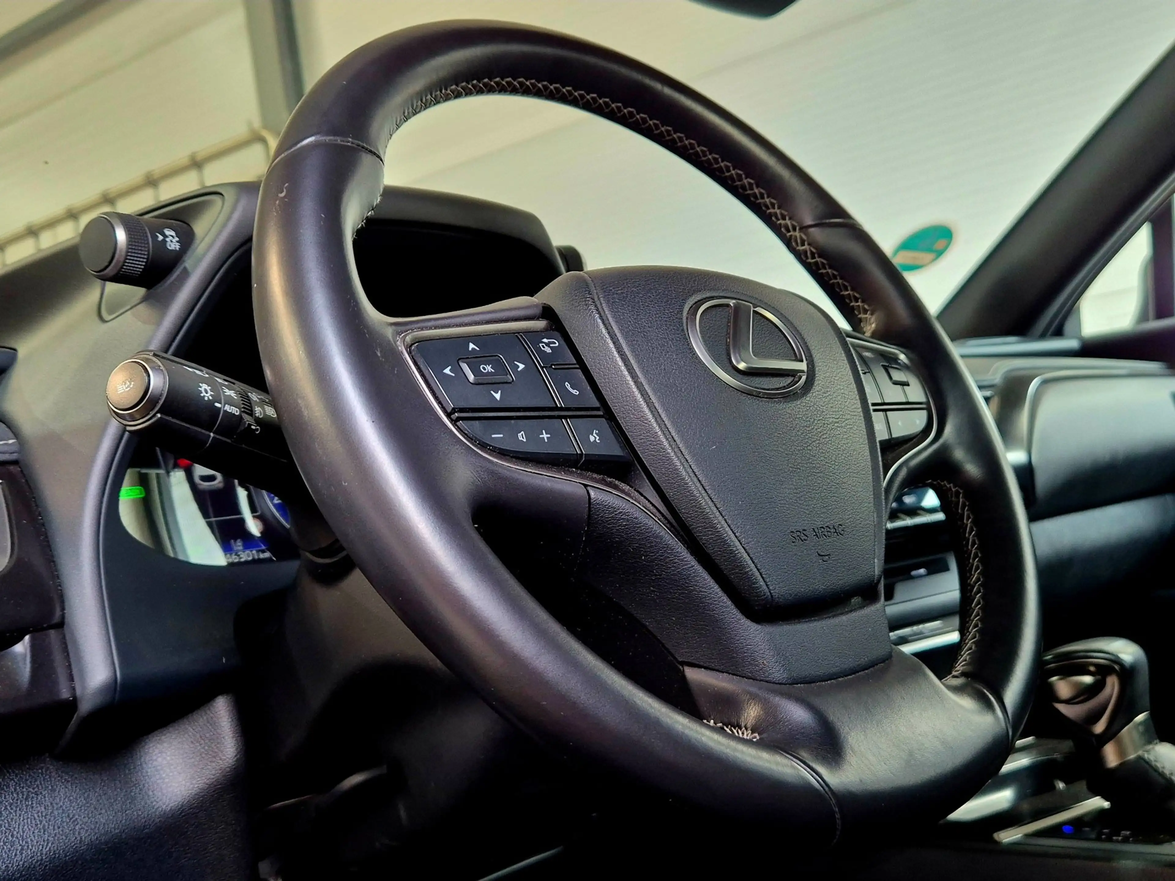 Lexus UX 250h Luxury Line + OH historie|Trekhaak|LED|Keyless|Led — photo 42