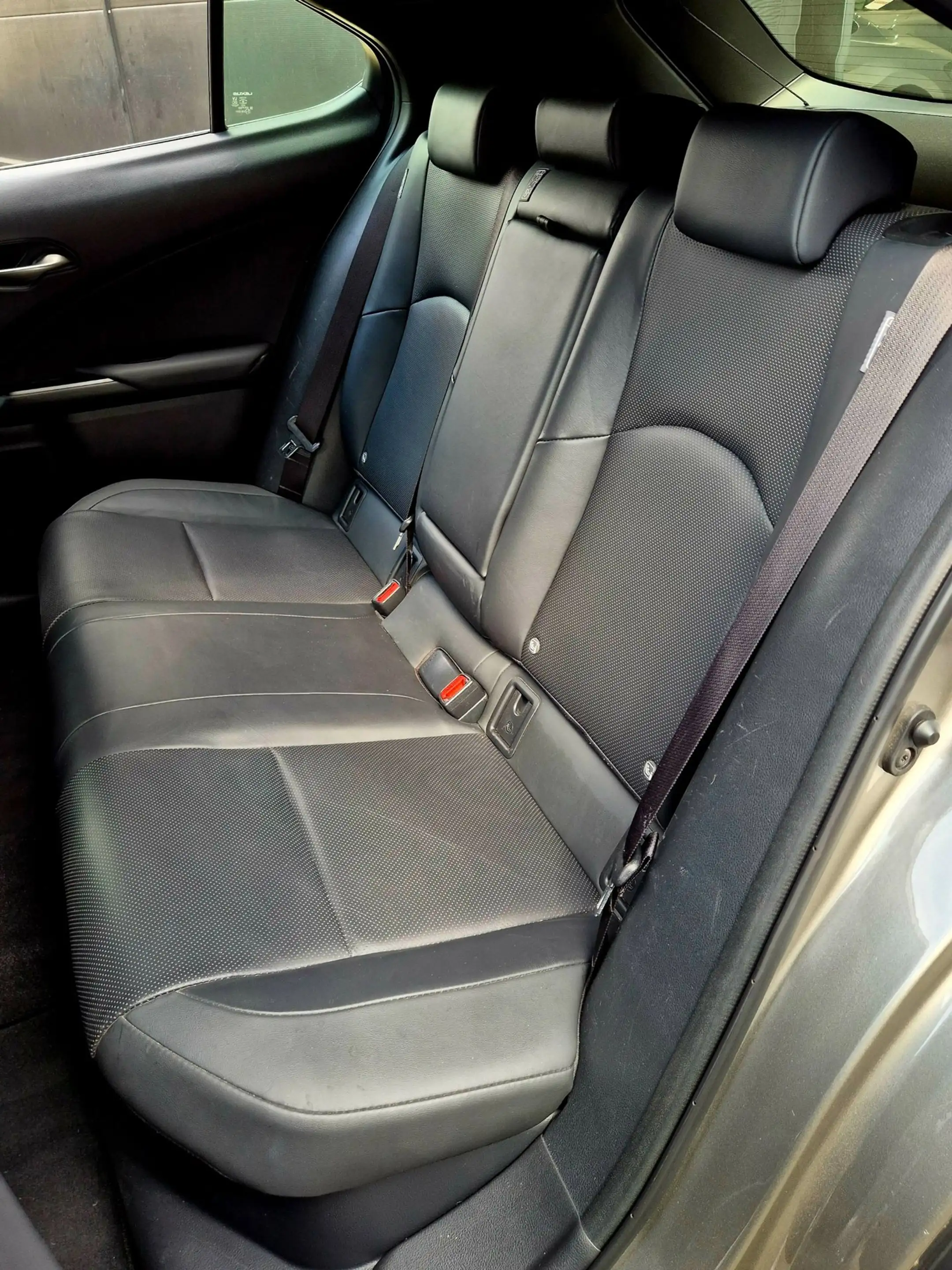 Lexus UX 250h Luxury Line + OH historie|Trekhaak|LED|Keyless|Led — photo 6