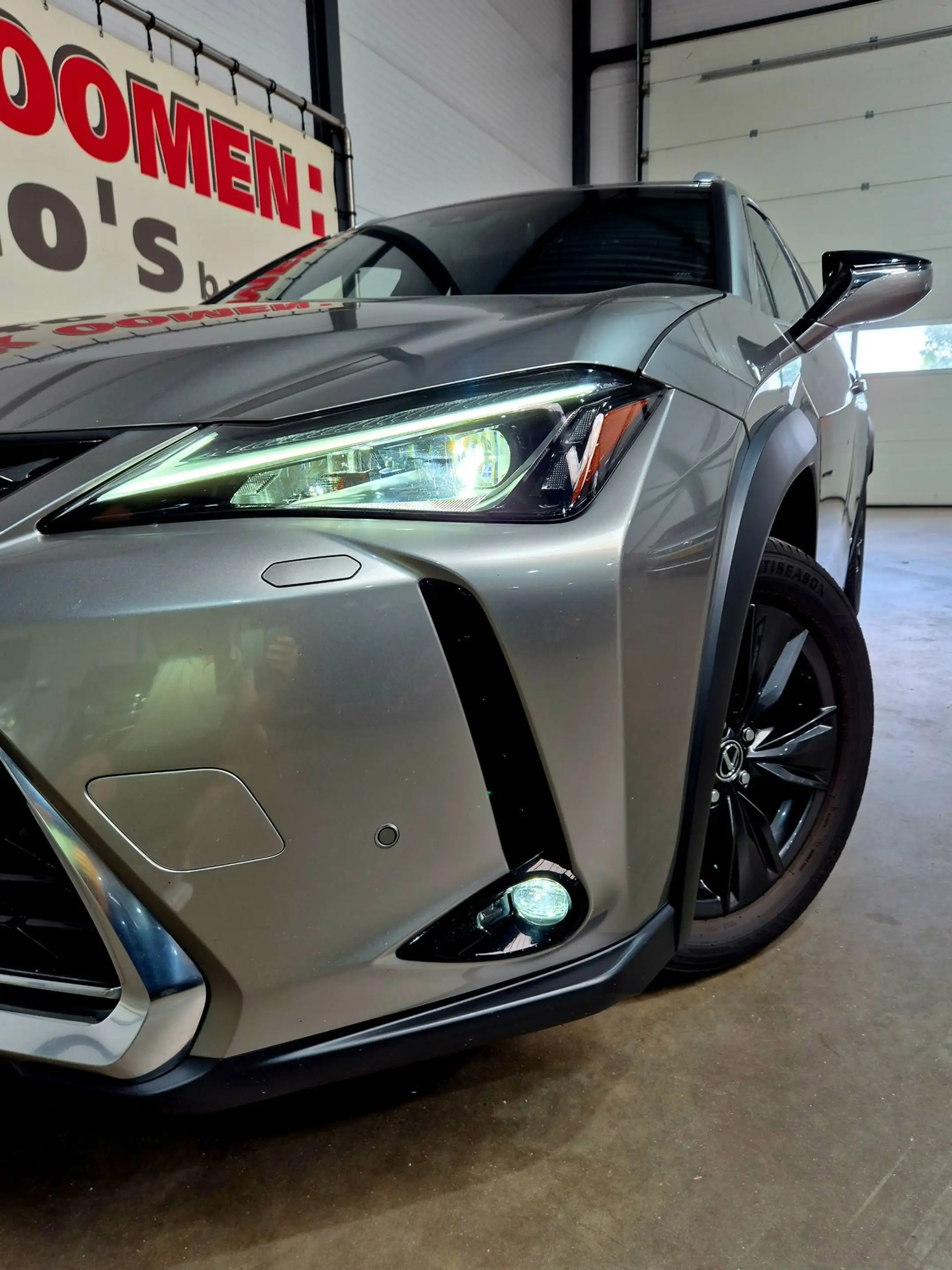 Lexus UX 250h Luxury Line + OH historie|Trekhaak|LED|Keyless|Led — photo 14