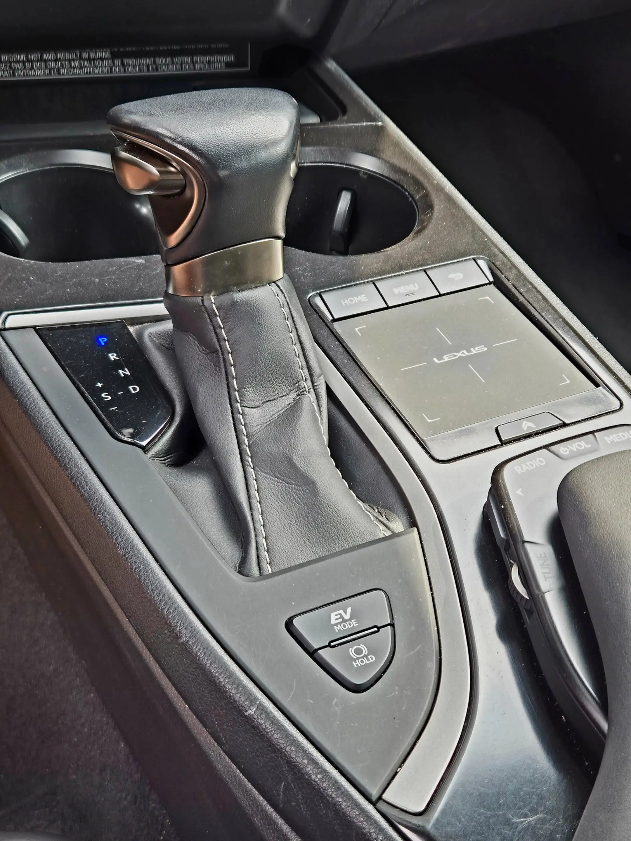 Lexus UX 250h Luxury Line + OH historie|Trekhaak|LED|Keyless|Led — photo 30