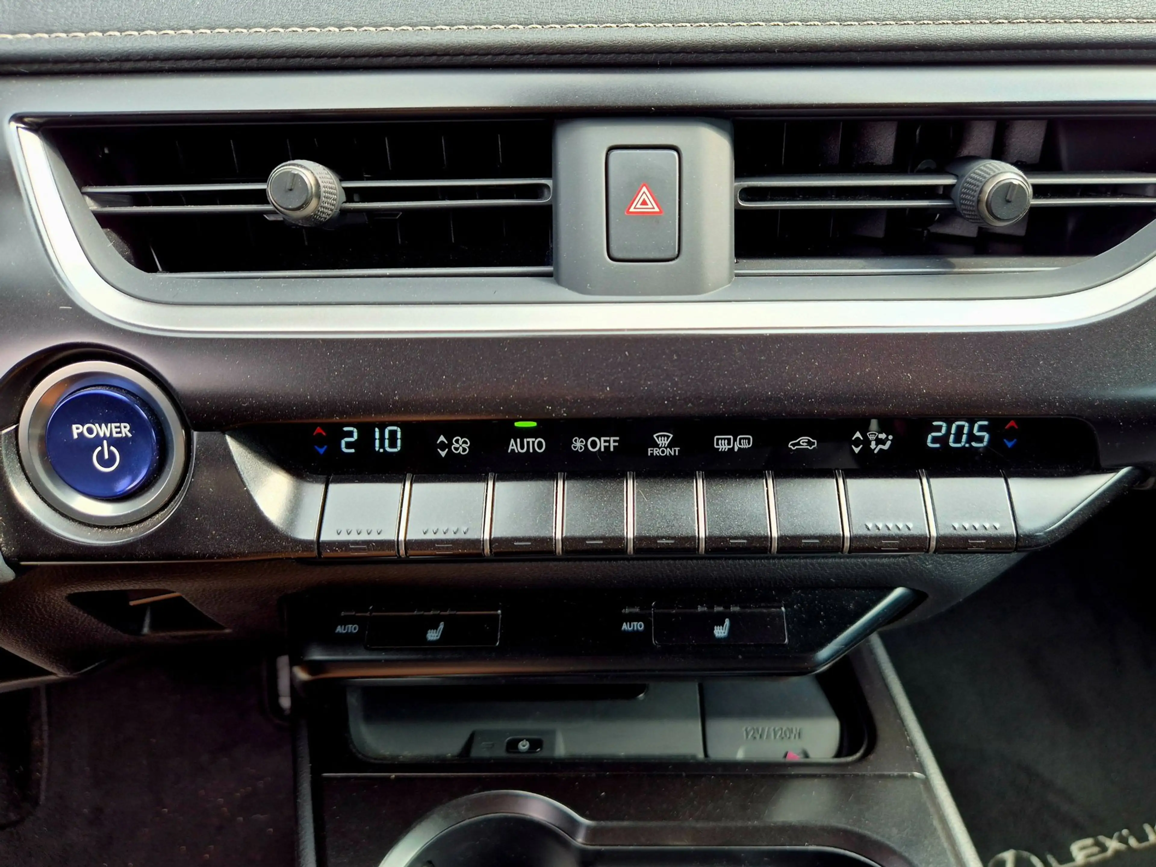 Lexus UX 250h Luxury Line + OH historie|Trekhaak|LED|Keyless|Led — photo 27