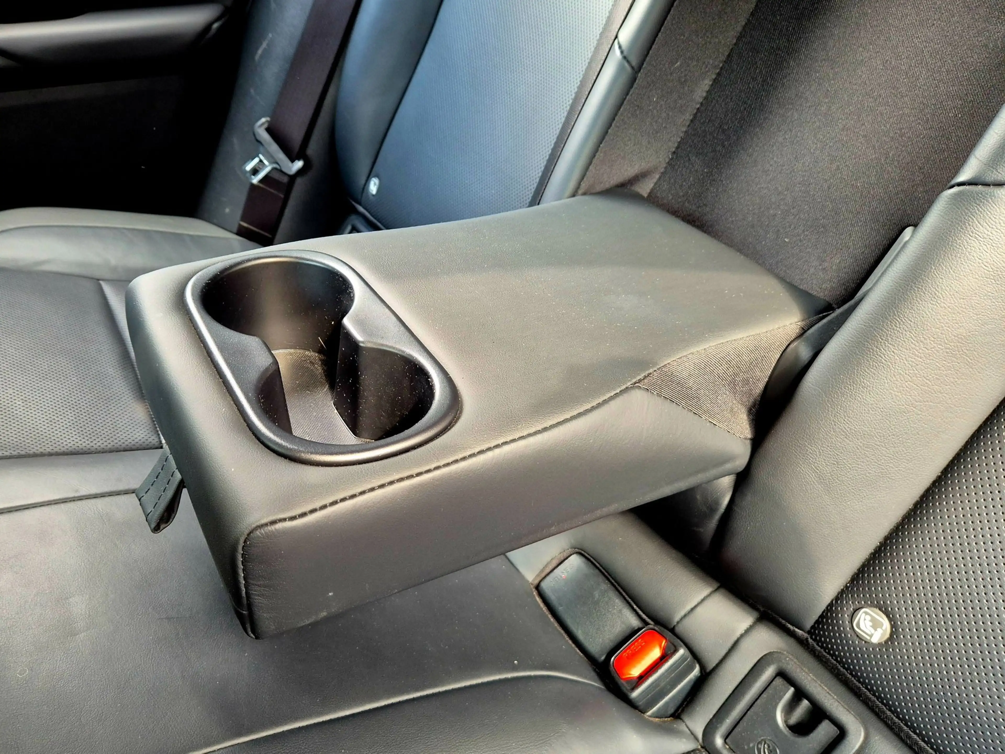 Lexus UX 250h Luxury Line + OH historie|Trekhaak|LED|Keyless|Led — photo 47