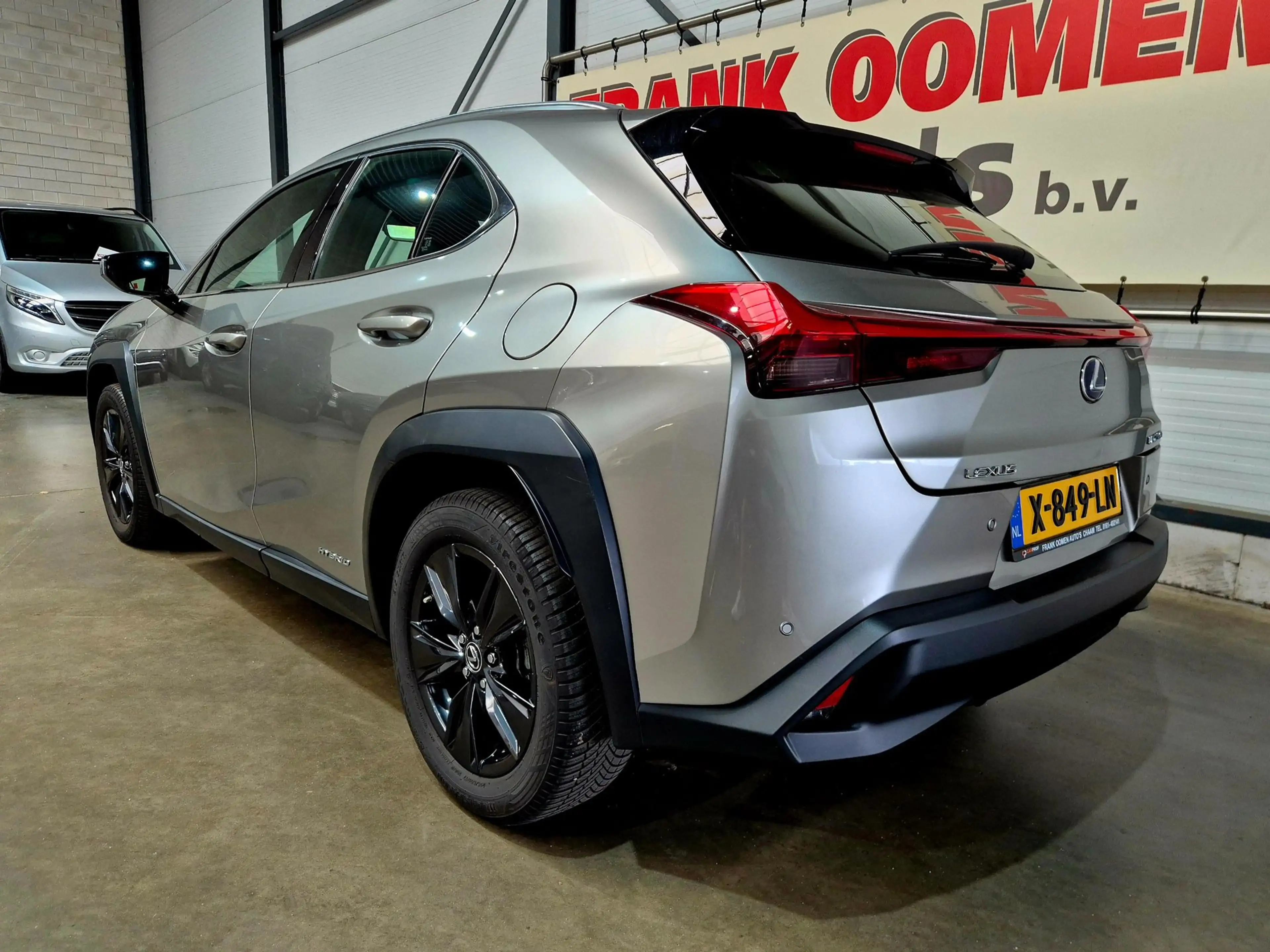 Lexus UX 250h Luxury Line + OH historie|Trekhaak|LED|Keyless|Led — photo 8