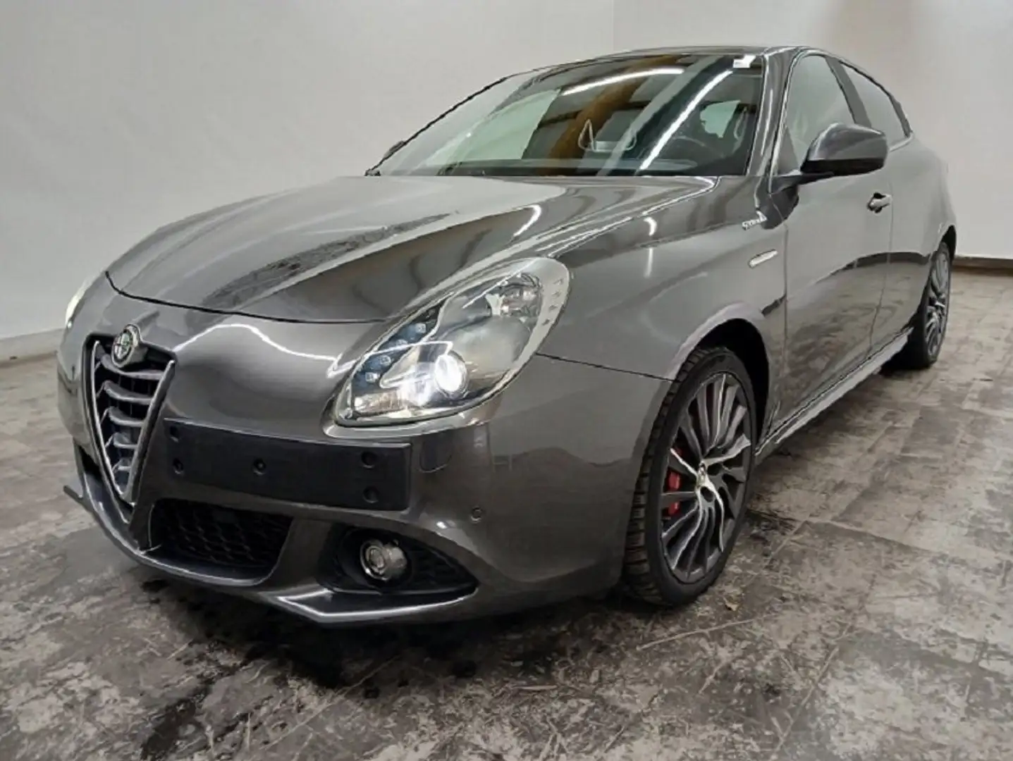Alfa Romeo Giulietta Turismo QV Line*Autom*1.Hand*Bi-Xenon*Scheckheft* Gris - 1