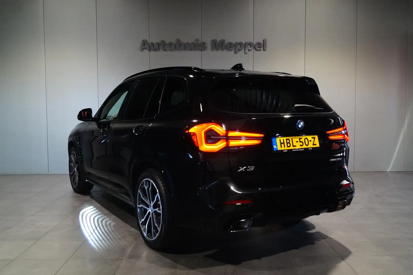 BMW X3 Xdrive30e GERESERVEERD! HUB | M-Sport | Fabrieksga Noir - 2