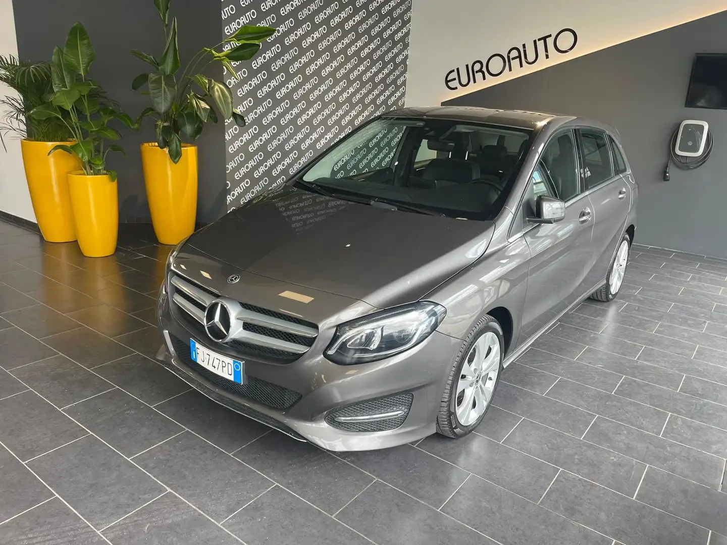 Mercedes-Benz B 180 B 180 d (cdi) BUSINESS EXTRA AUTOMATICA Grigio - 1