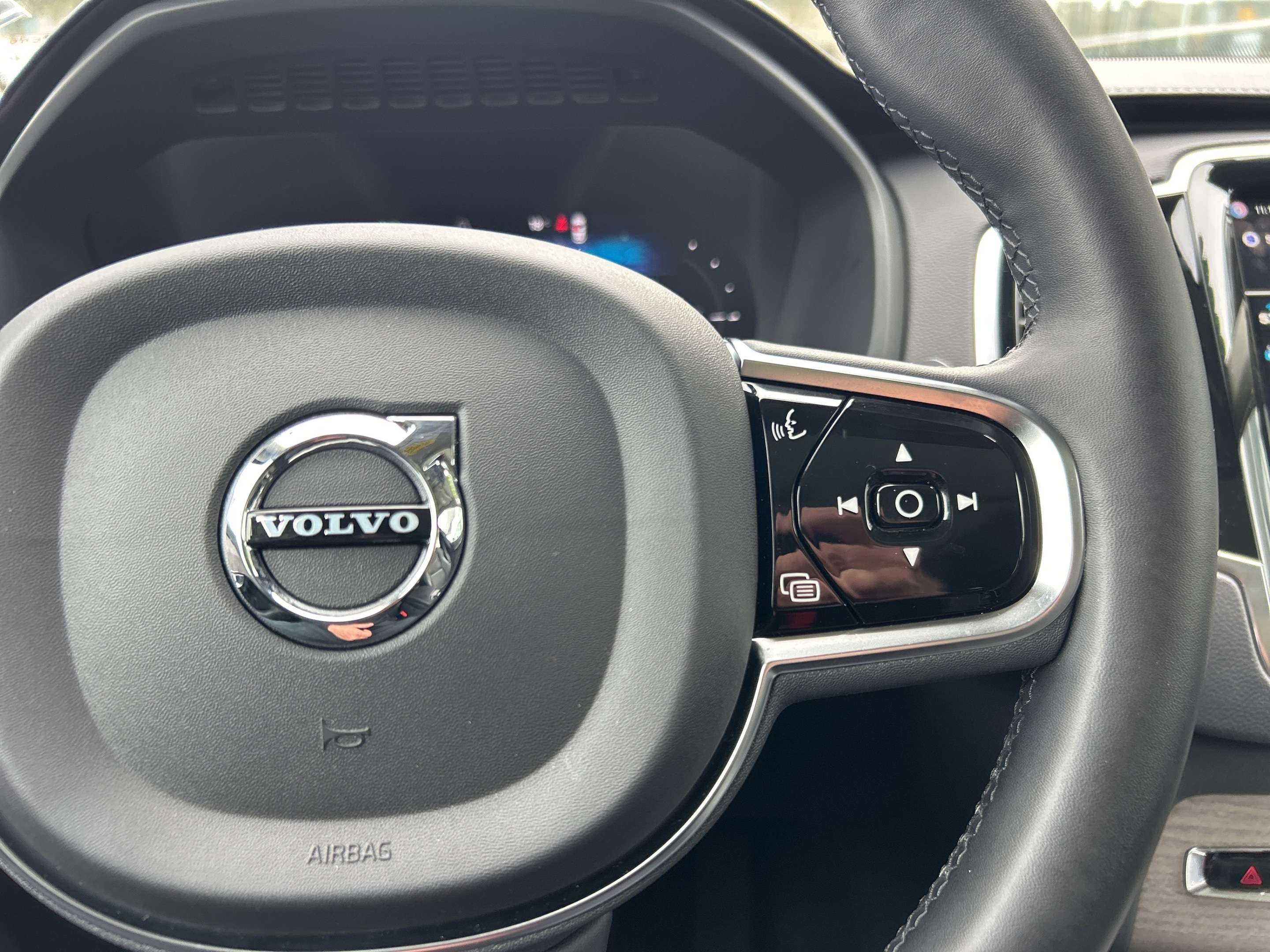 2024 Volvo XC90 Ultimate Bright - No Accidents! SOLD thumb 11