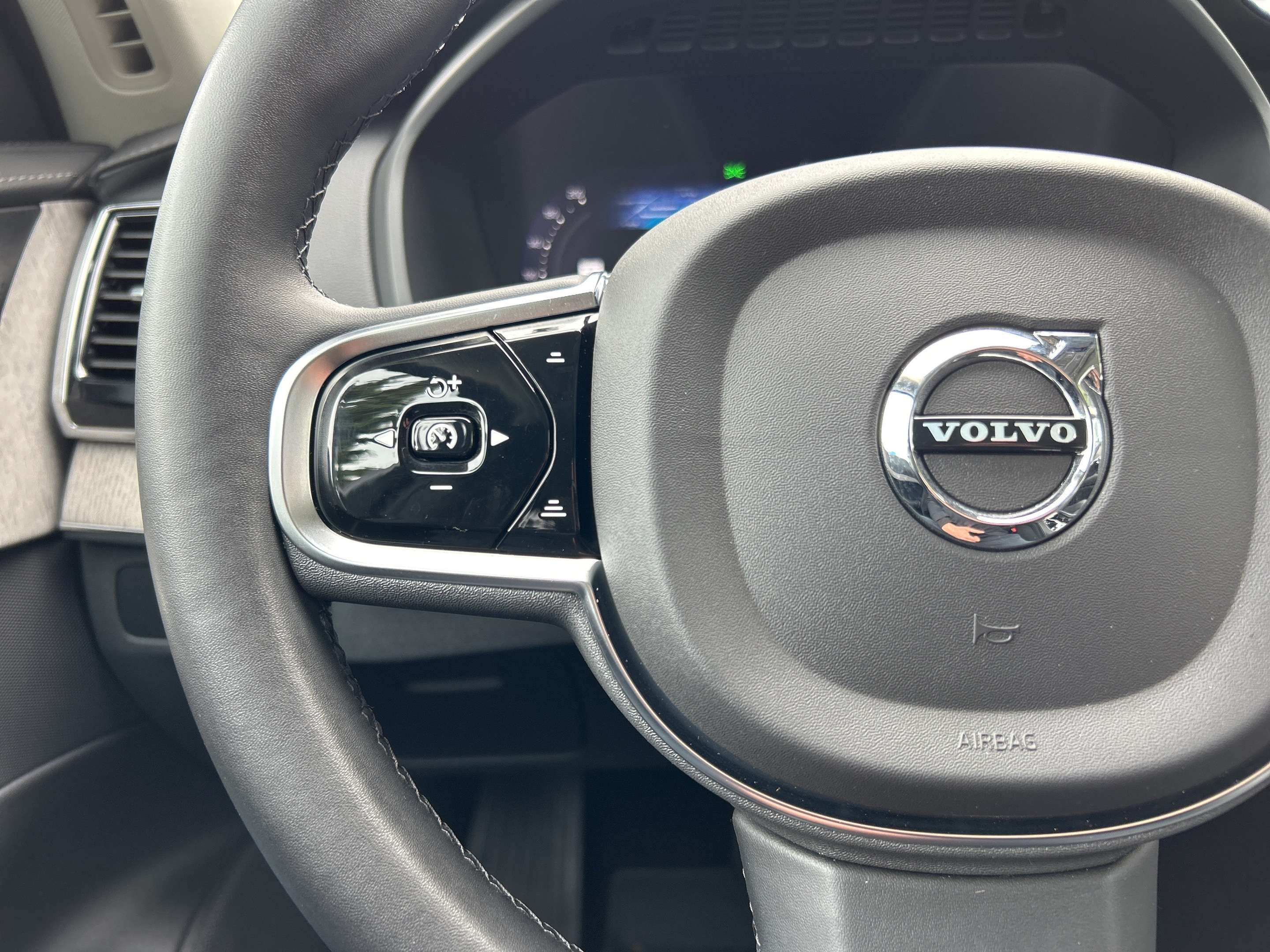 2024 Volvo XC90 Ultimate Bright - No Accidents! SOLD thumb 10
