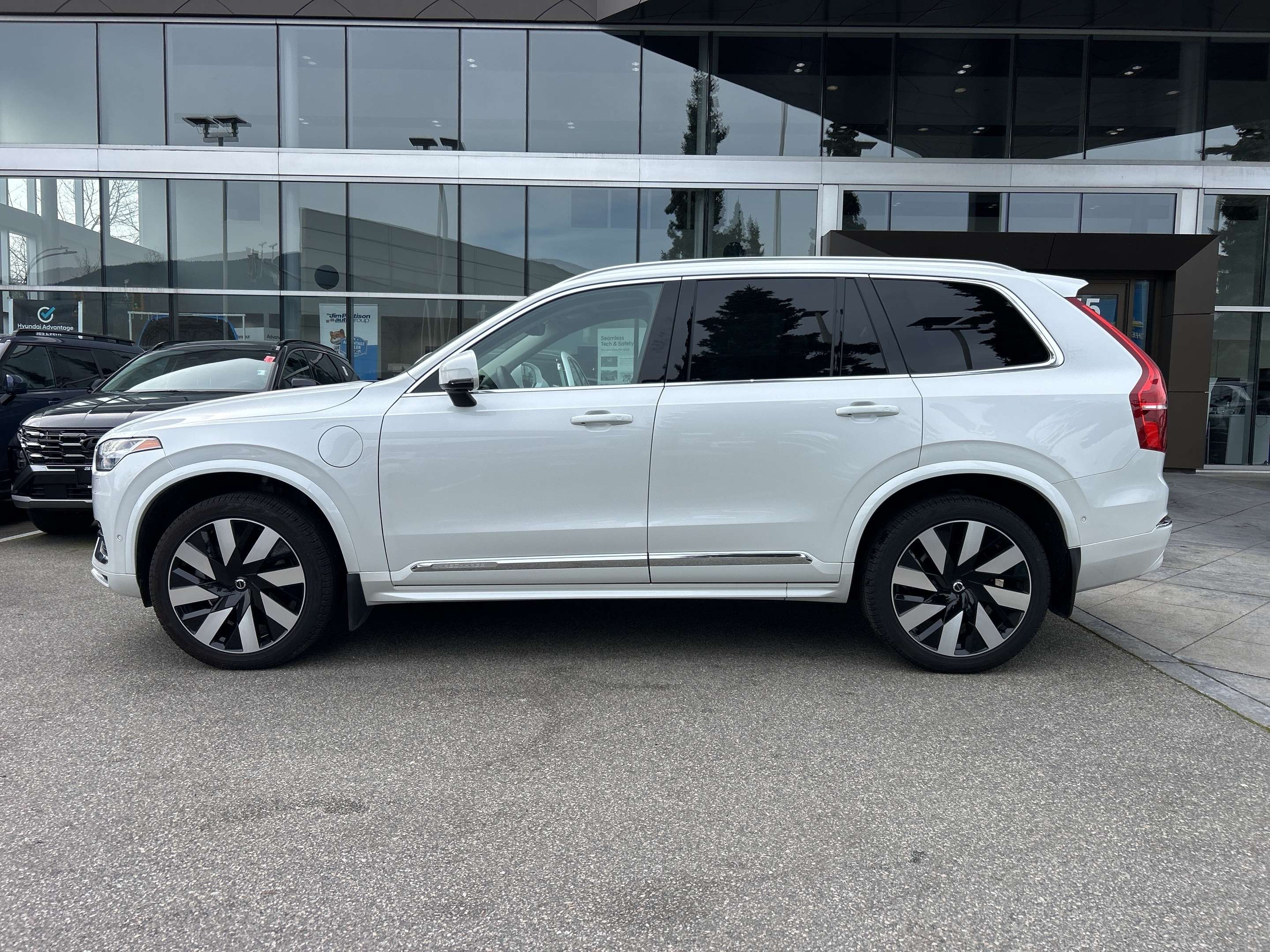 2024 Volvo XC90 Ultimate Bright - No Accidents! SOLD alt 2