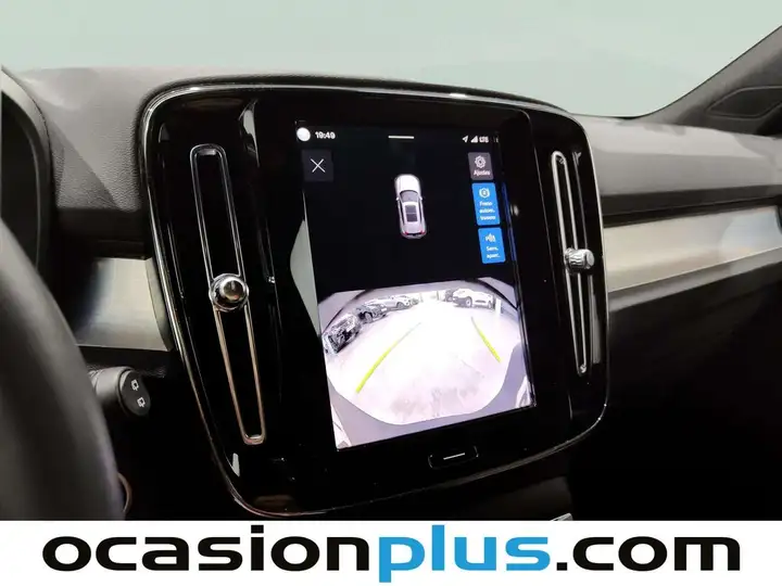 Volvo XC40 2024, foto 10