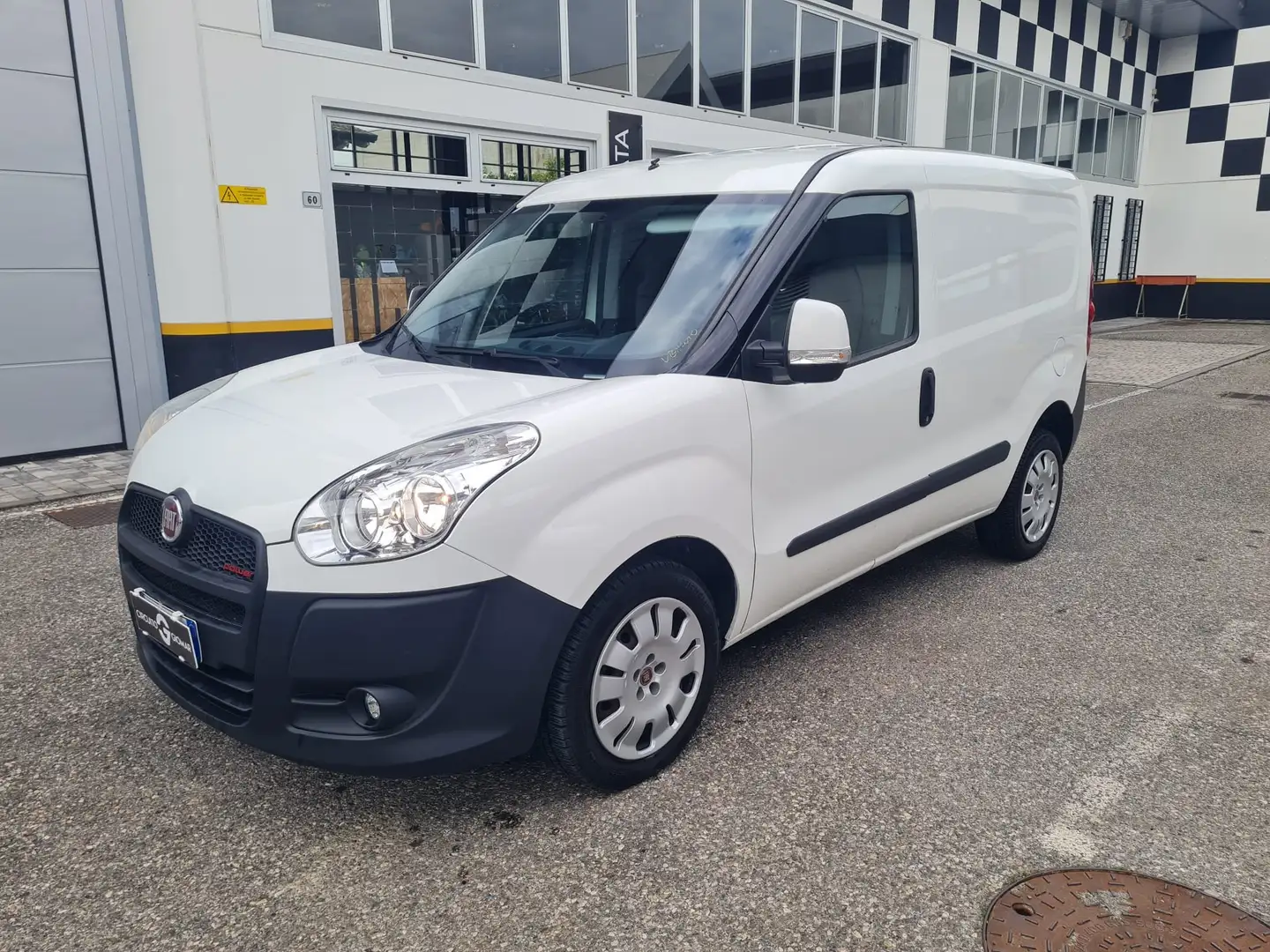 Fiat Doblo CARGO 2000 SOLO COMMERCIANTI White - 2