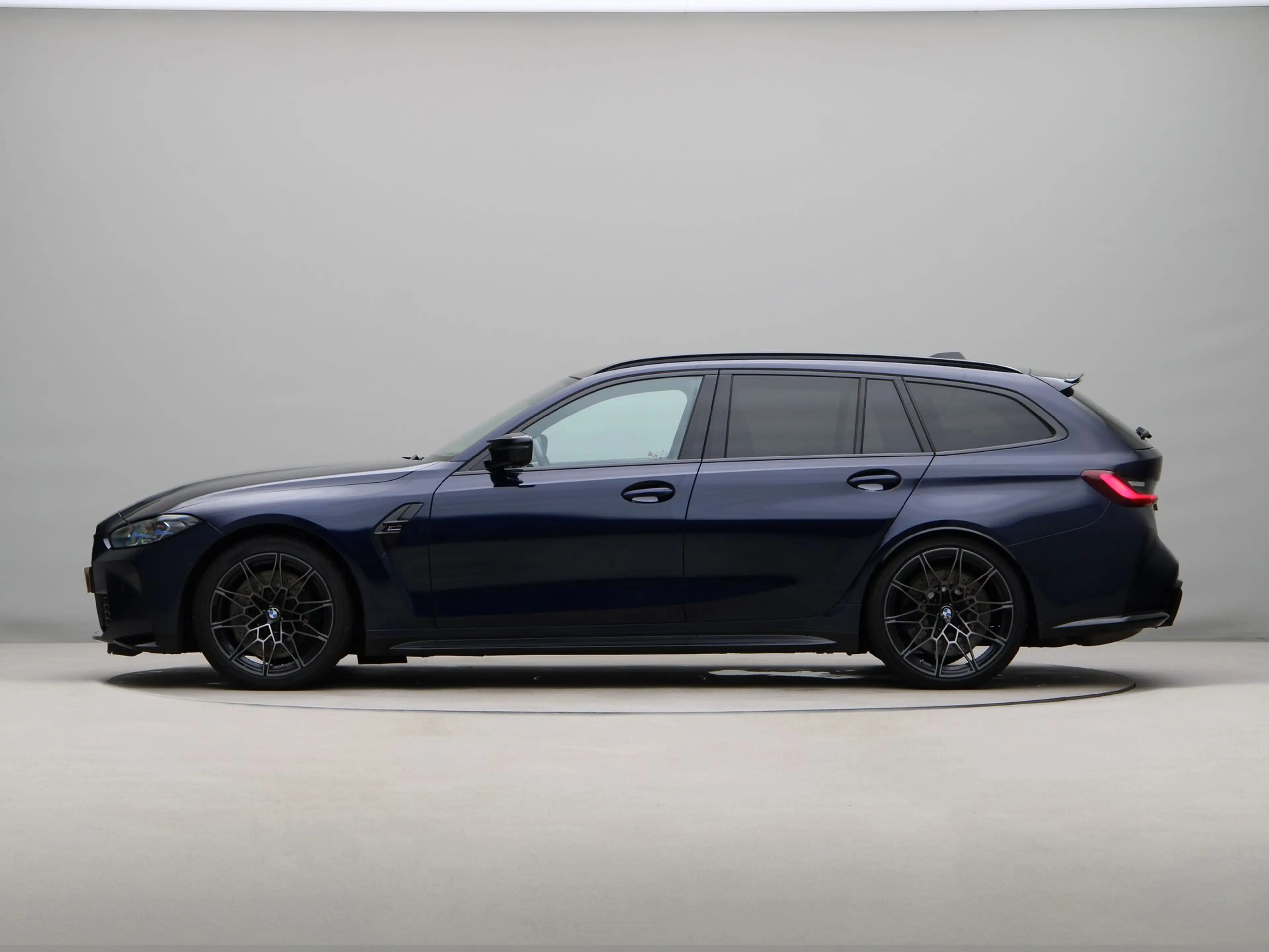 BMW M3 xDrive Competition — photo 12
