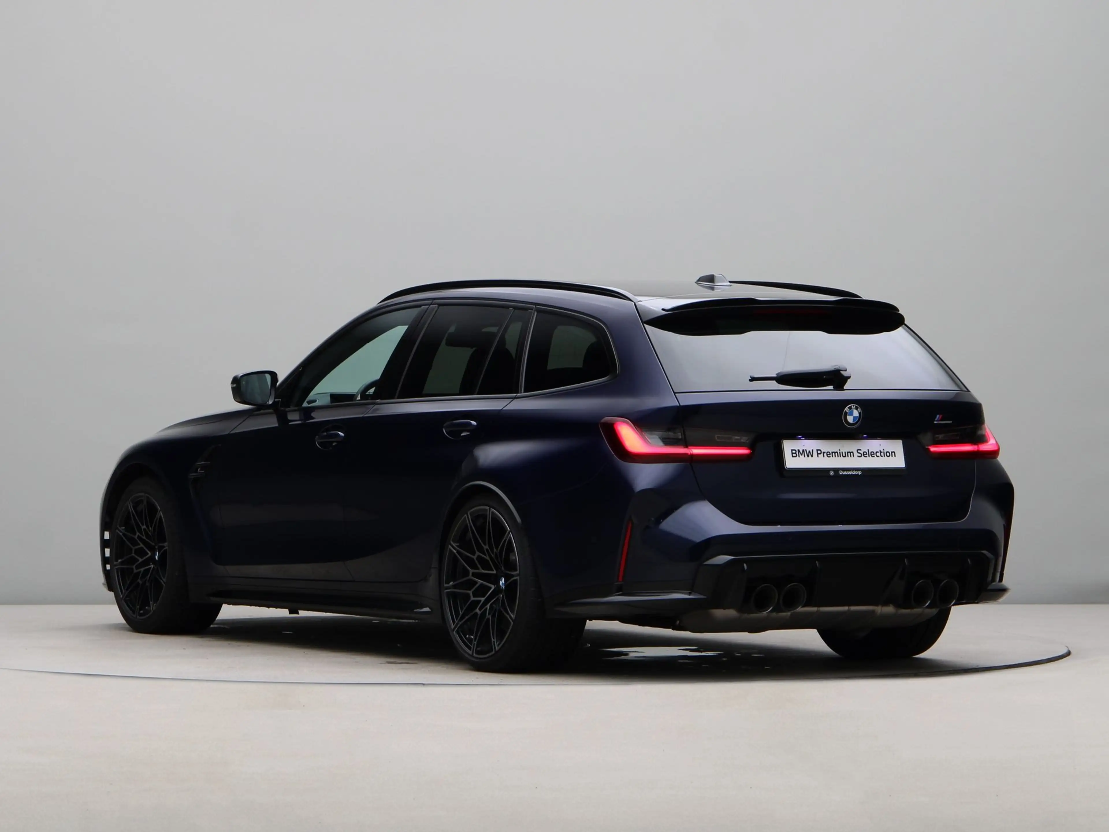 BMW M3 xDrive Competition — photo 11