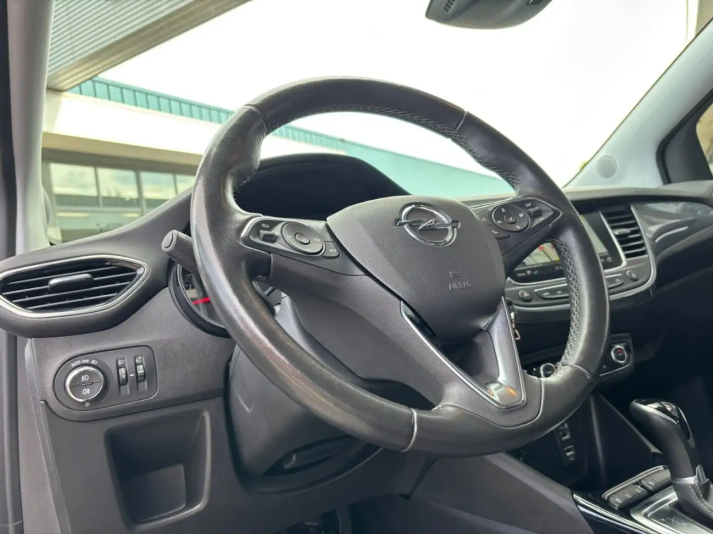 Opel Crossland 1.2 TURBO ELEGANCE AUTOMAAT 130PK AIRCO NAVI PDC. Wit - 2