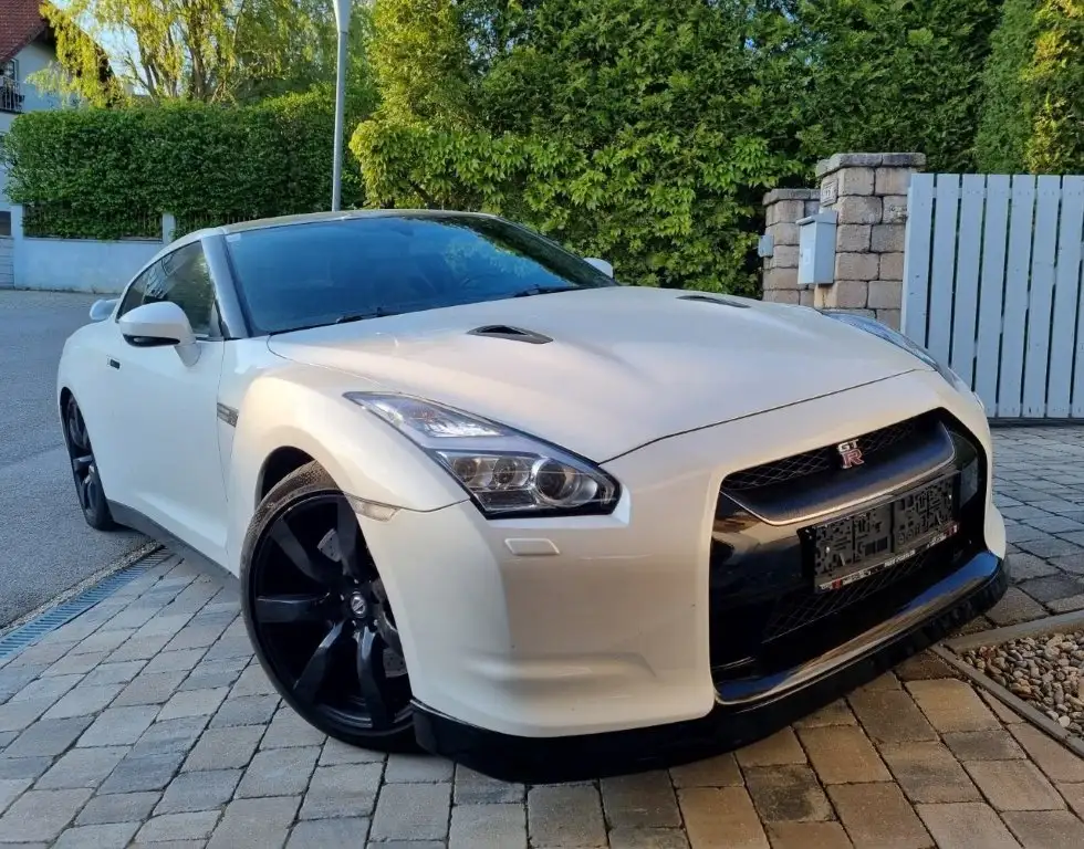 Nissan GT-R 2009 из Европы — купить под ключ