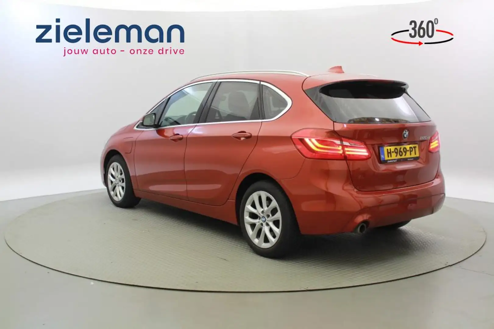 BMW 225 225xe iP Executive Automaat - Camera, Leer, Stoelv Oranje - 2