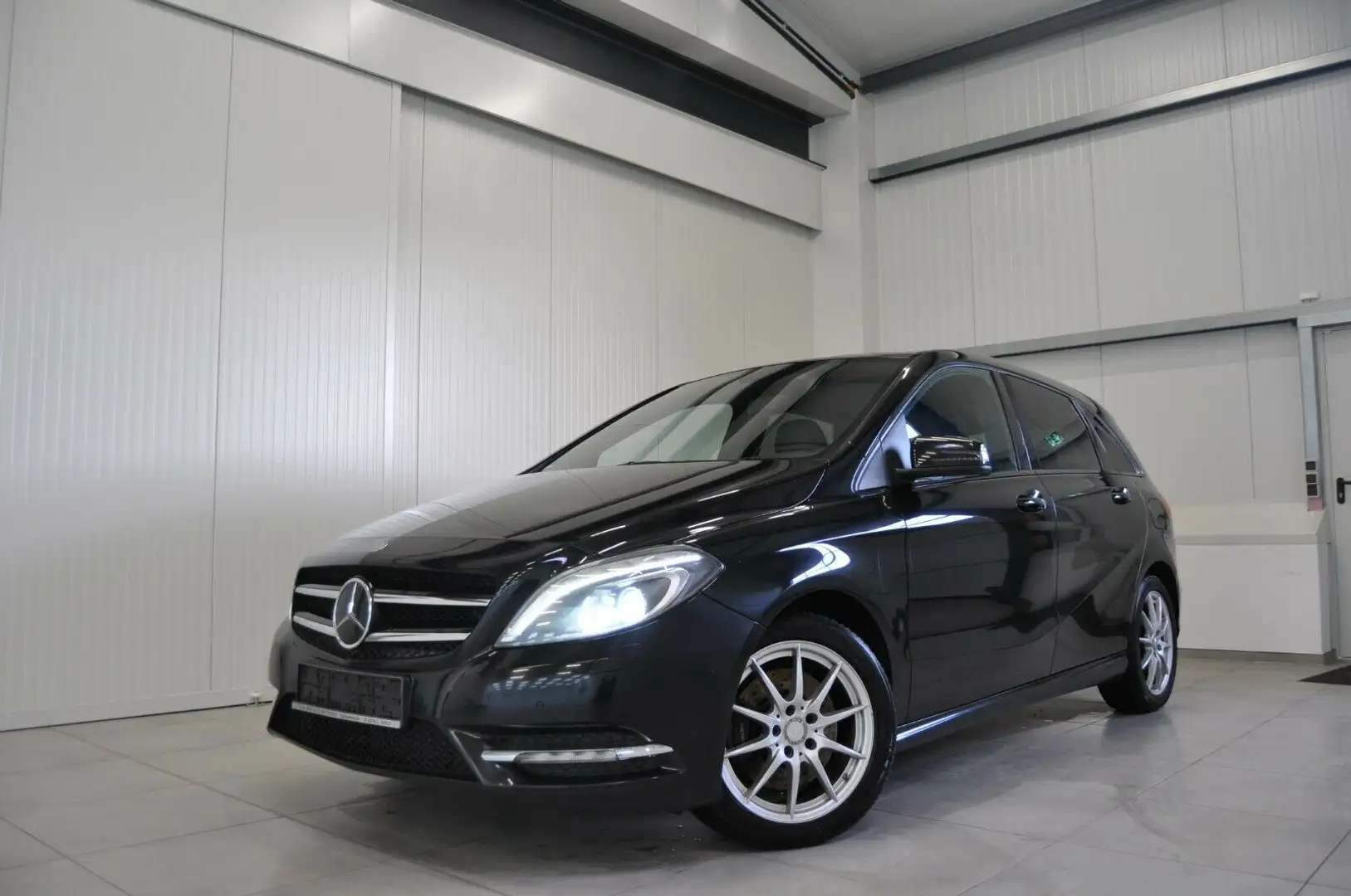 Mercedes-Benz B 220 CDI 'LEDER'NAVI'BI-XENON'SHZ' Negru - 1