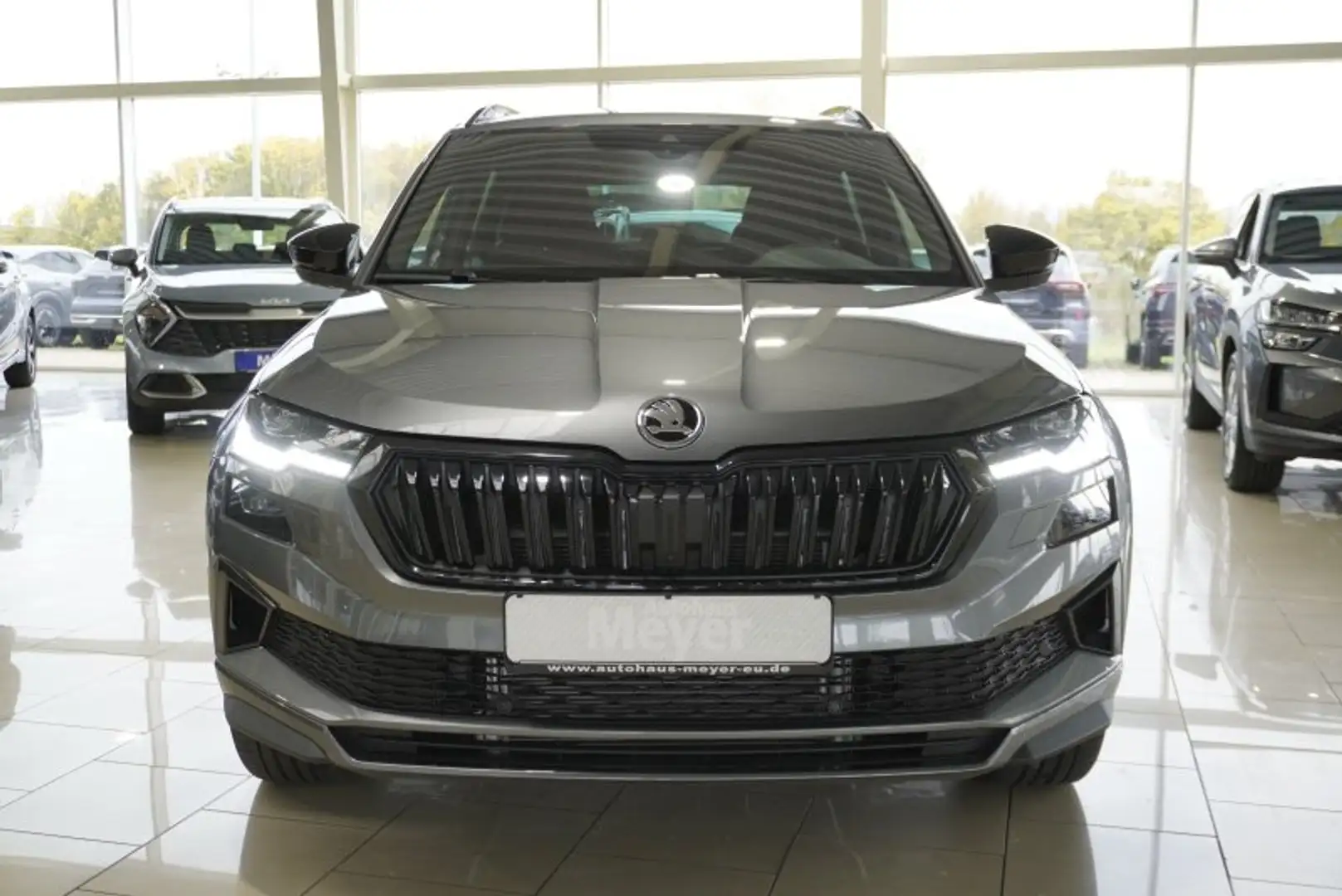 Skoda Karoq Sportline 1,5TSI DSG 4*J.Gar/aAHK/Matrix/Navi siva - 2