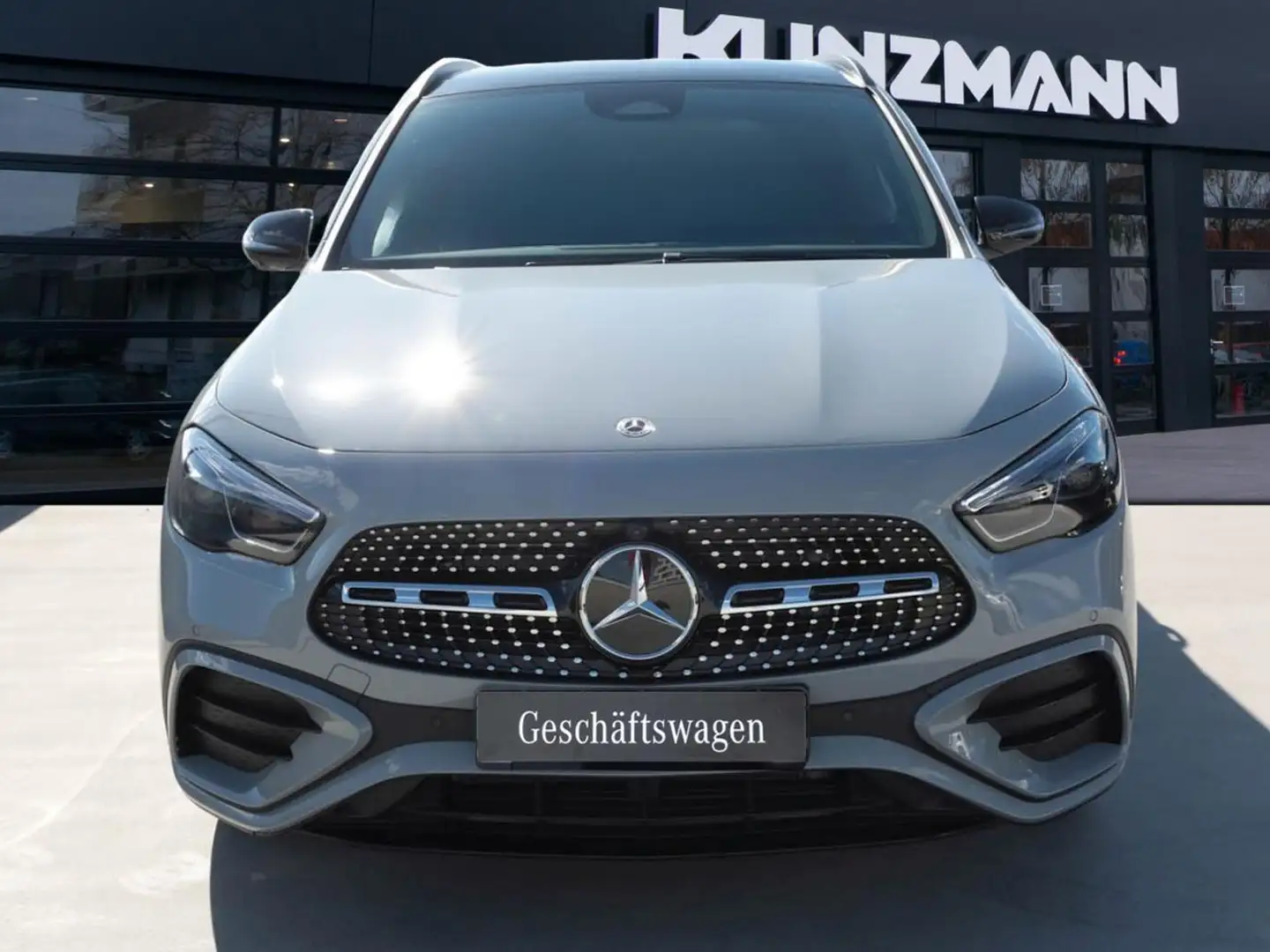 Mercedes-Benz GLA 220 d 4MATIC AMG MBUX Navi Panorama AHK 360° Gris - 2