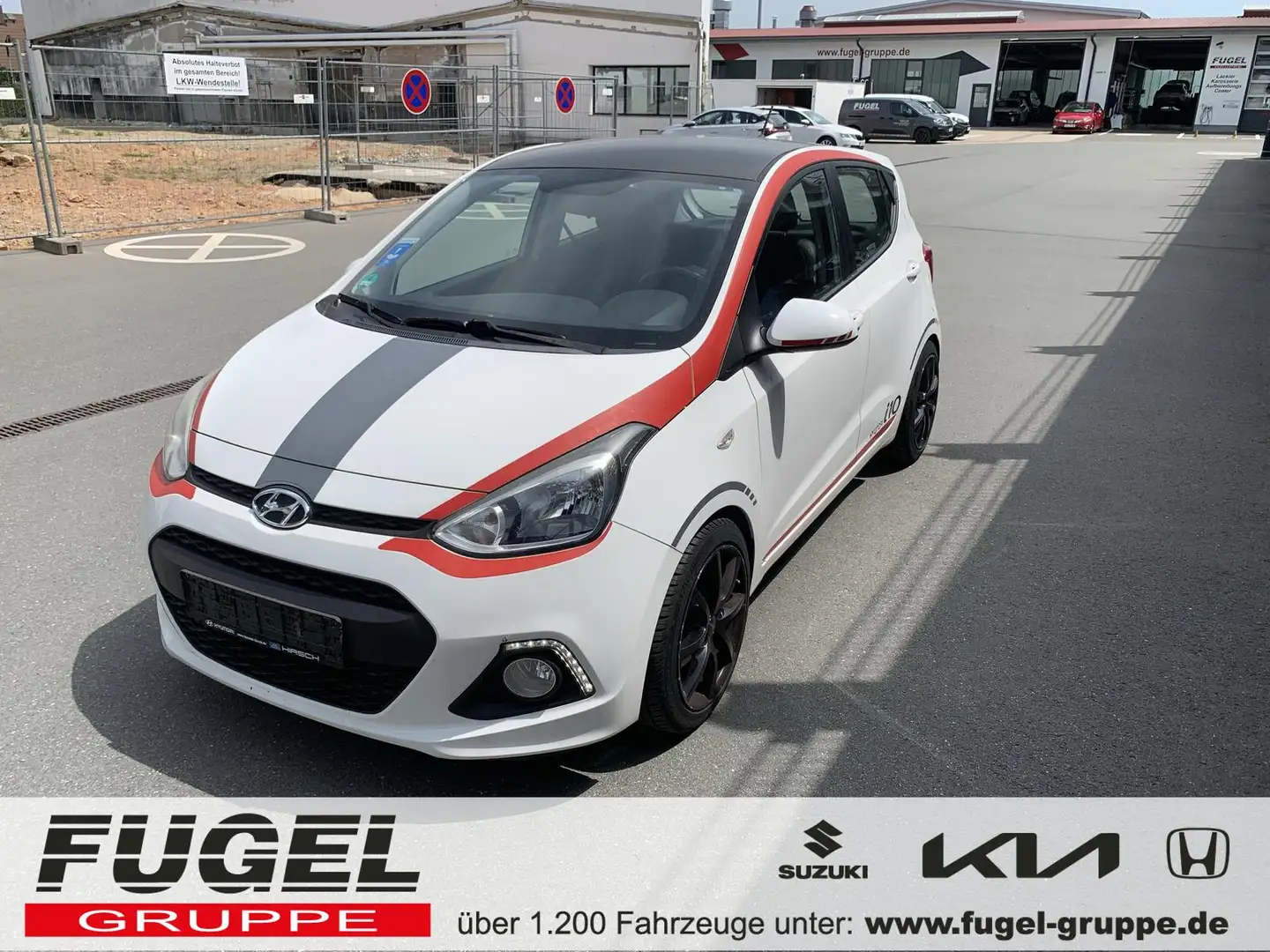 Hyundai i10 1.2 FIFA World Cup Edition SHZ|Klima Weiß - 1