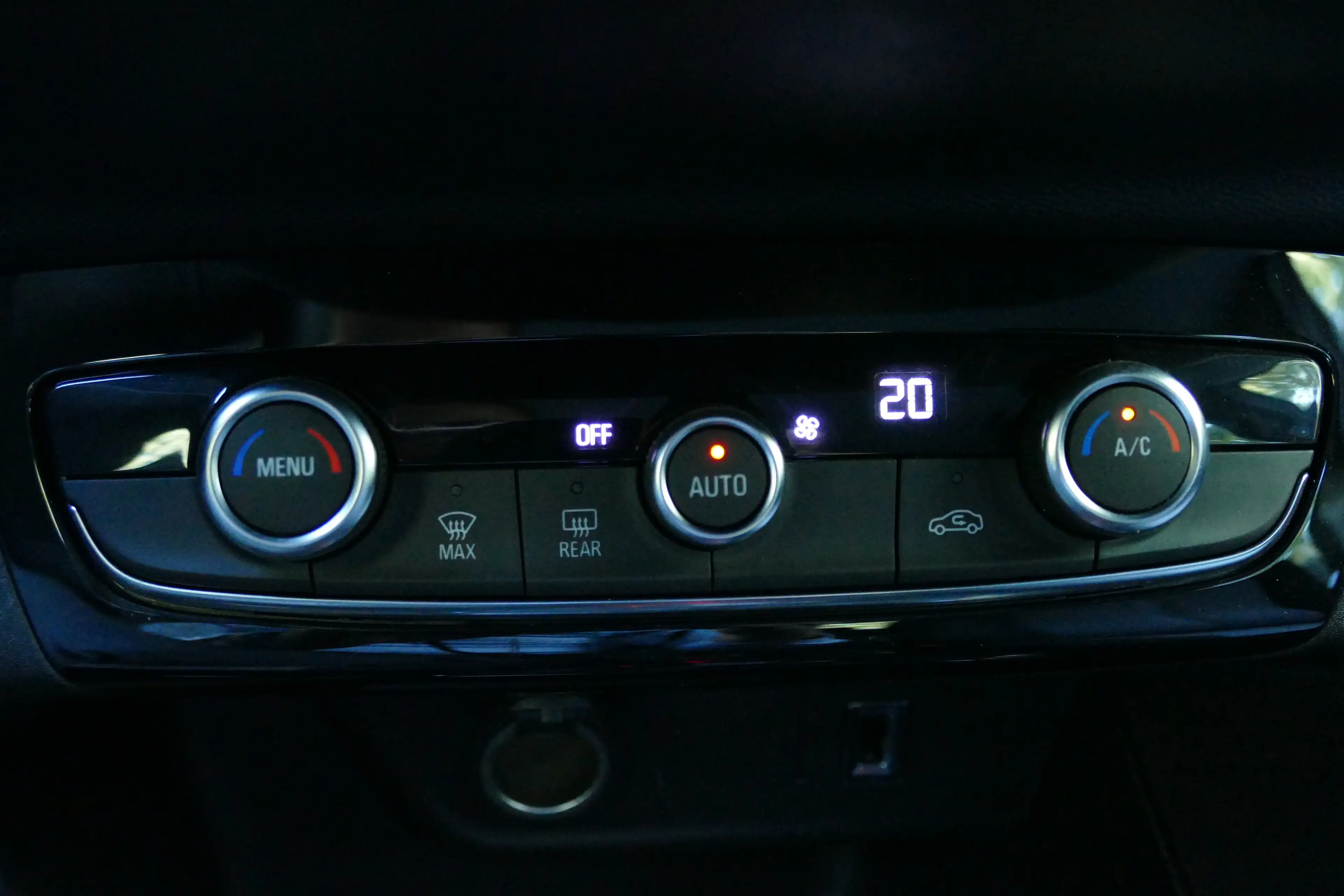 Opel Corsa-e EV 50KWH 136PK EDITION / NAVI / CLIMA / 16" LMV / — photo 25