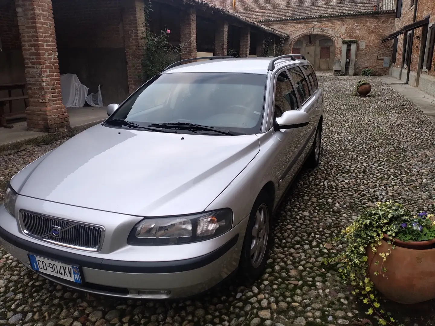 Volvo V70 2.5t awd - 2