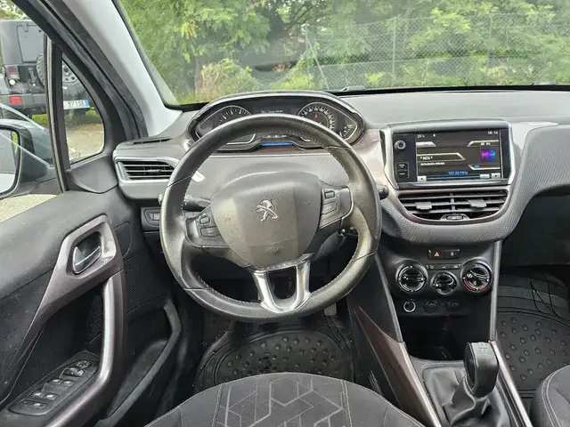 Peugeot 2008 view 8