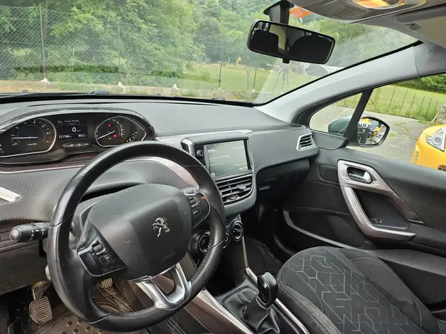 Peugeot 2008 view 7