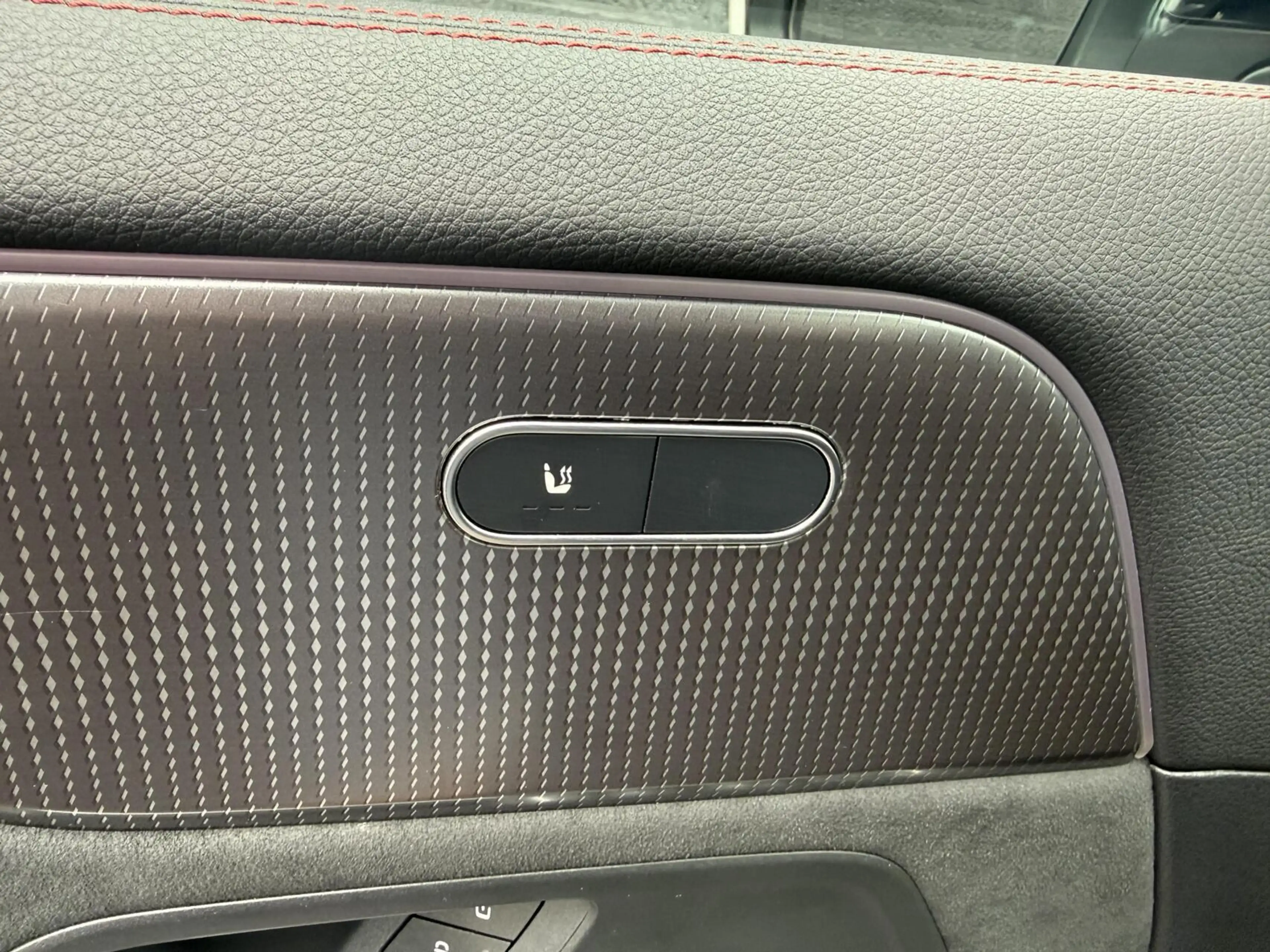 Mercedes-Benz EQA 300 4MATIC AMG Line 67 kWh — photo 14