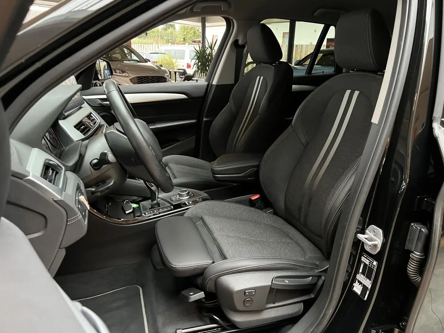 BMW X1 sDrive 18 d Sport Line 1.Hand Kamera Navi AHK Zwart - 2