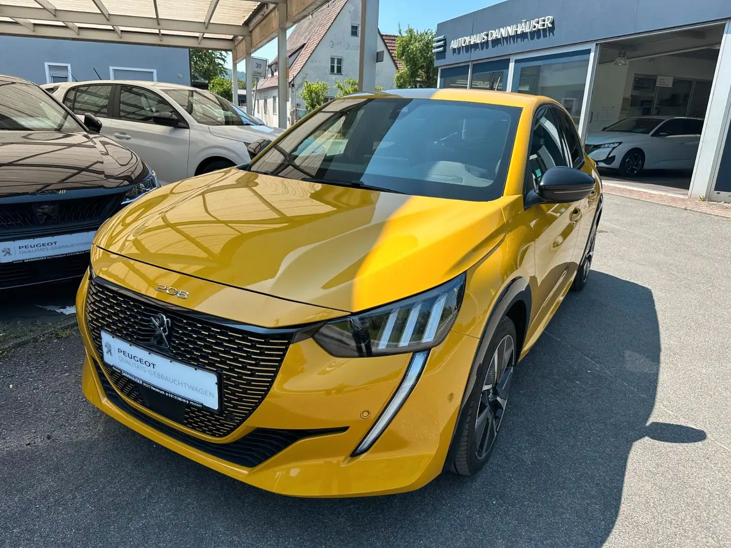 Peugeot 208 Elektromotor 136 GT Keyless, LED, Navi, uvm. Gelb - 1