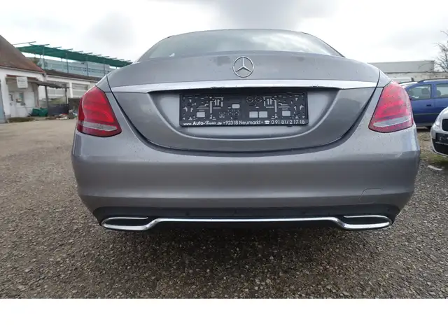 Mercedes-Benz 250 view 5