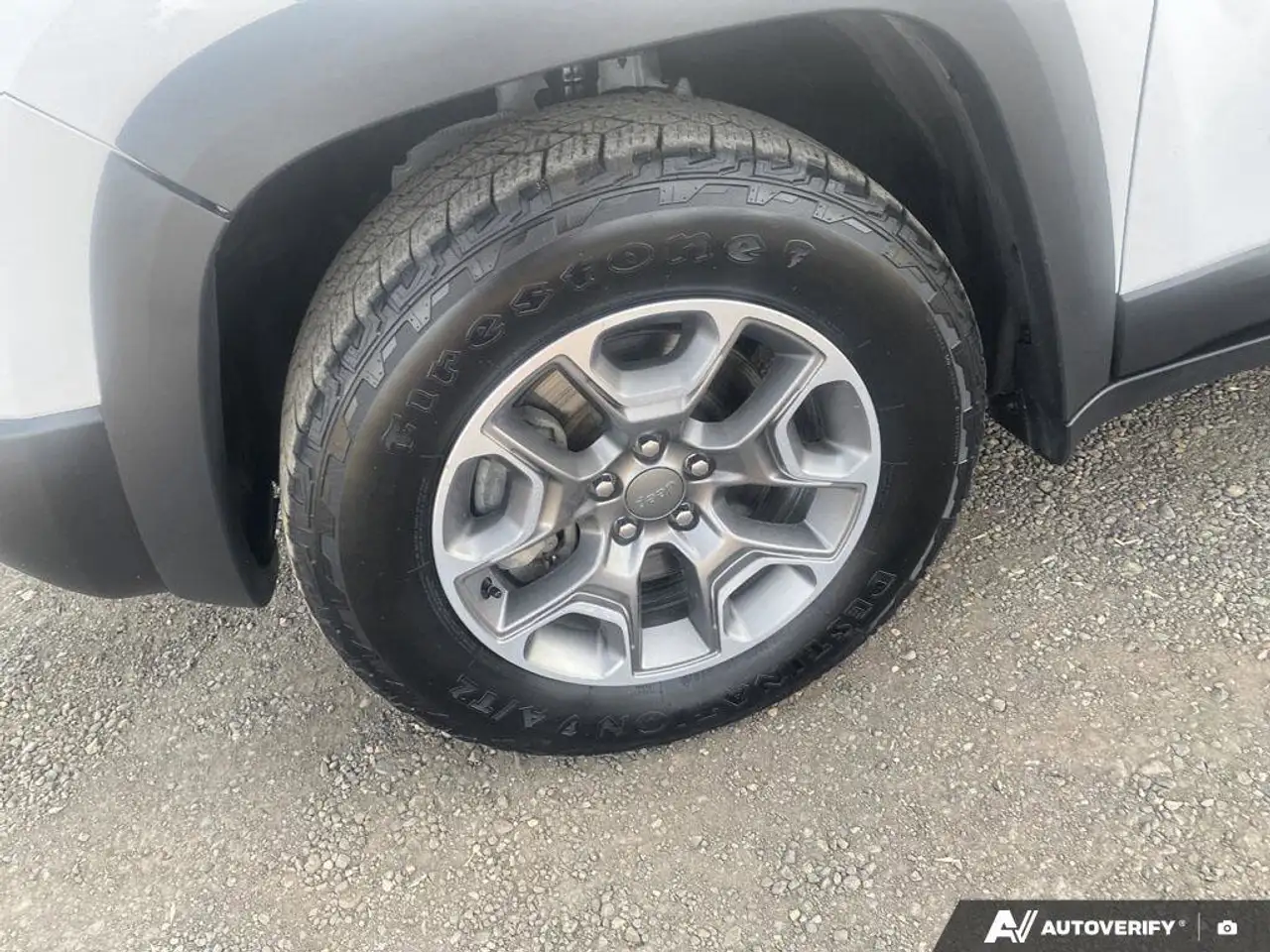 Jeep Cherokee снимка Jeep Cherokee