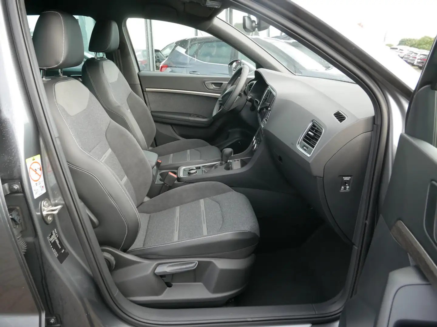 SEAT Ateca 1.5 TSI Xperience SHZ NAVI AHK ACC LED Grau - 2
