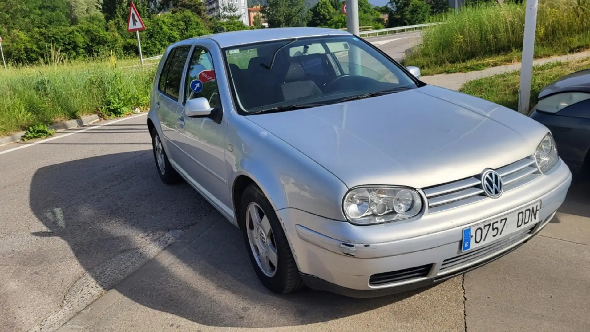 Volkswagen Golf 1.9TDI Highline 115 Grau - 2