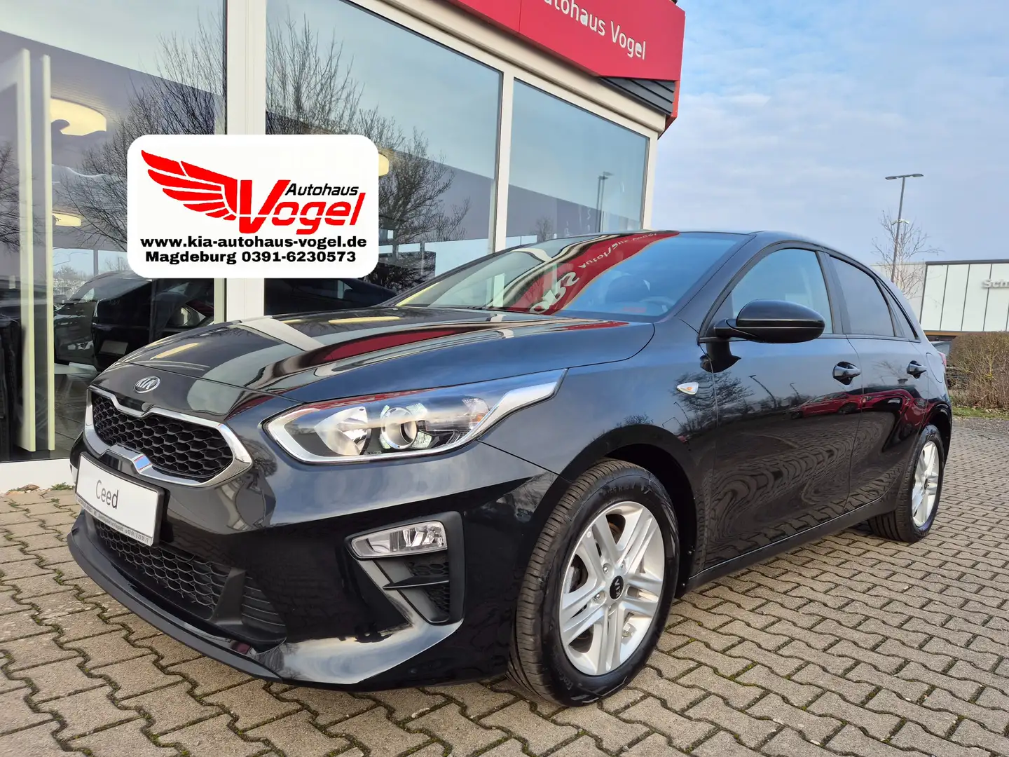 Kia Ceed / cee'd 1.5 T 140 DCT Vision Komfort Navi Klimaautomatik Schwarz - 1