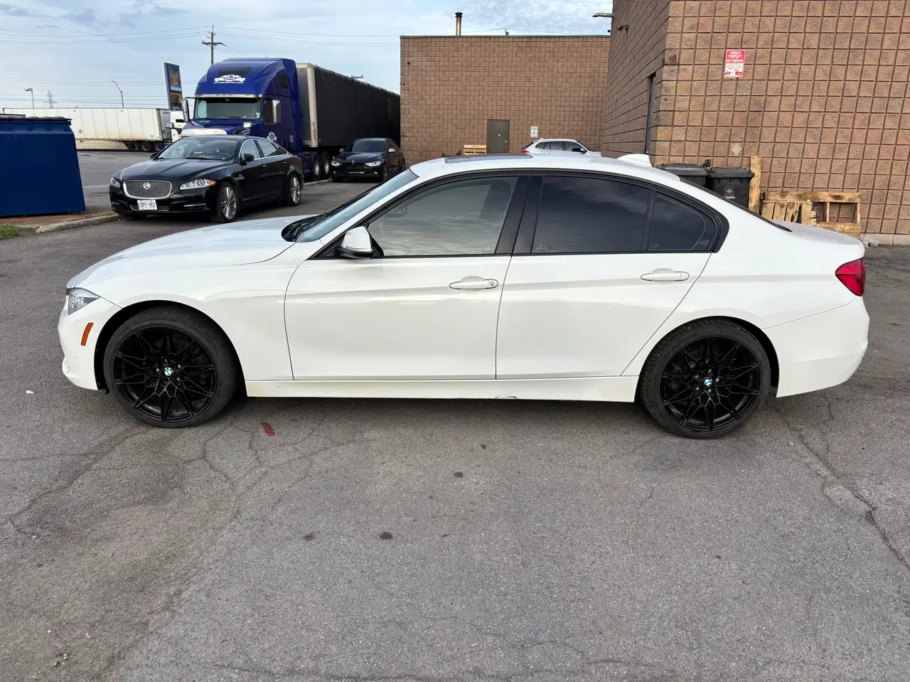 BMW 3 Series снимка BMW 3 Series