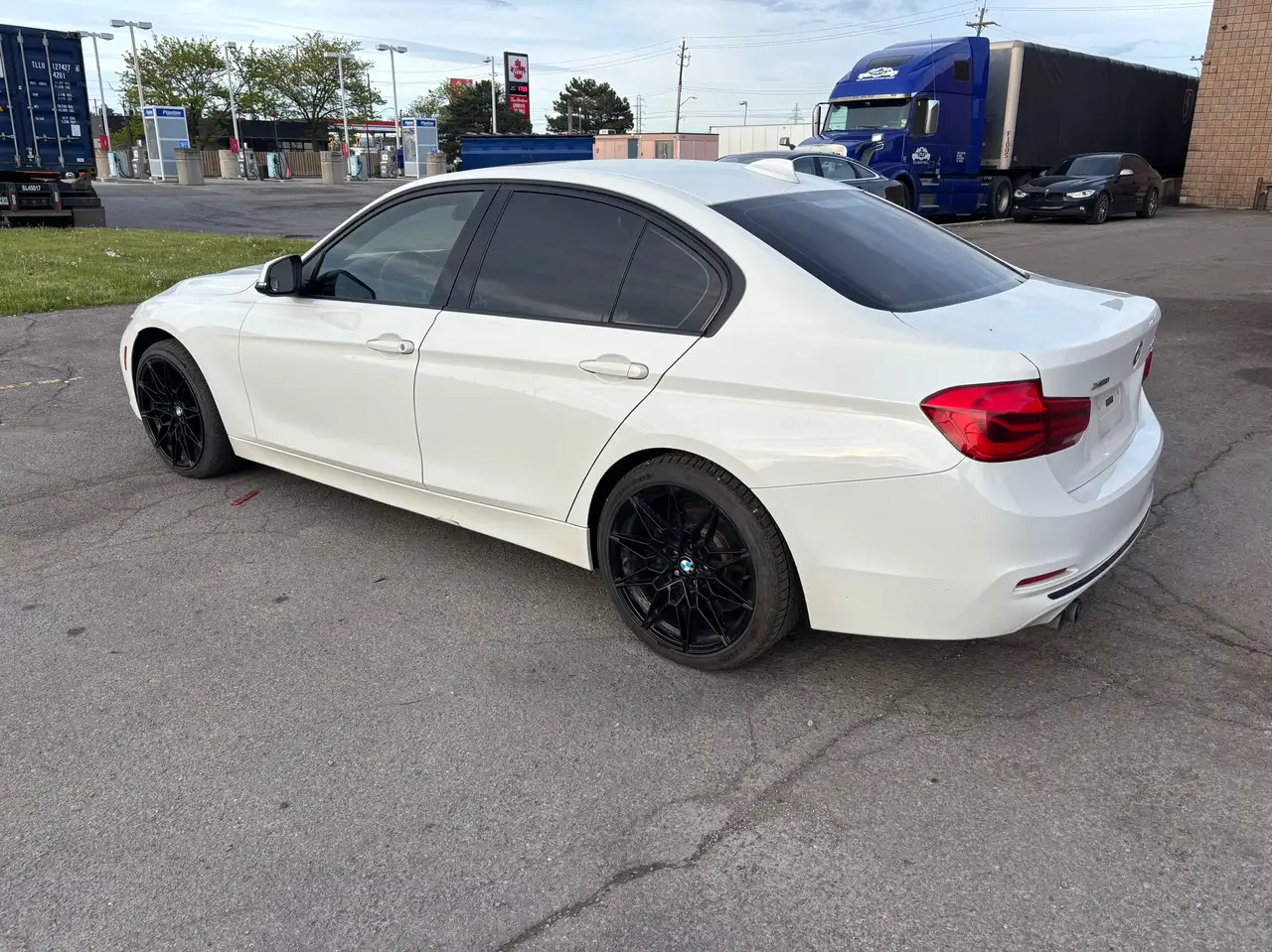 BMW 3 Series снимка BMW 3 Series