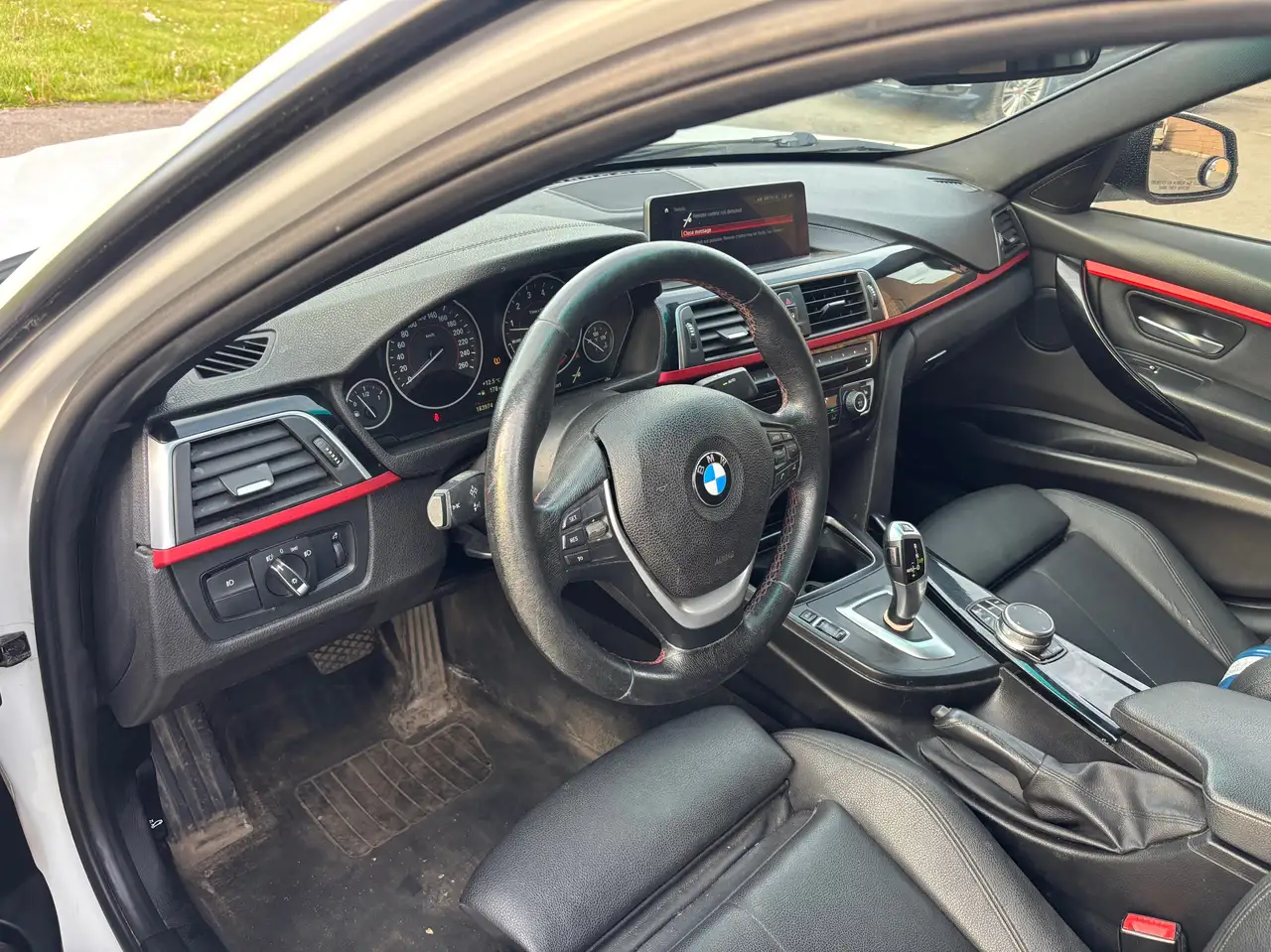 BMW 3 Series снимка BMW 3 Series
