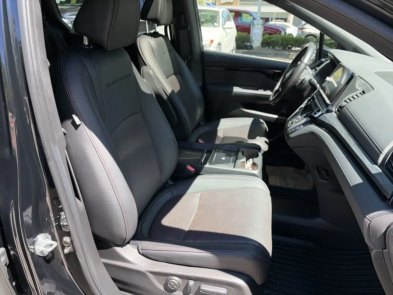 Honda Odyssey снимка Honda Odyssey