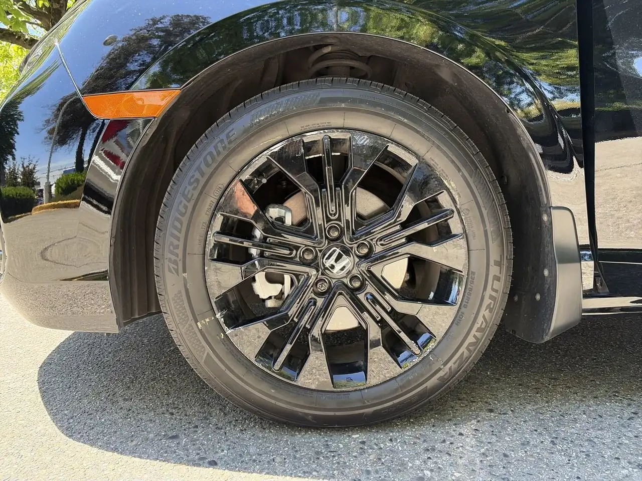 Honda Odyssey снимка Honda Odyssey