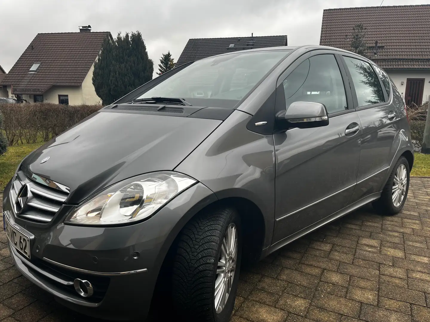 Mercedes-Benz A 180 A-Klasse Diesel  5-Türer CDI Elegance DPF Gris - 1