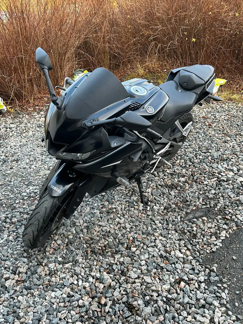 Yamaha YZF-R125 Schwarz - 2
